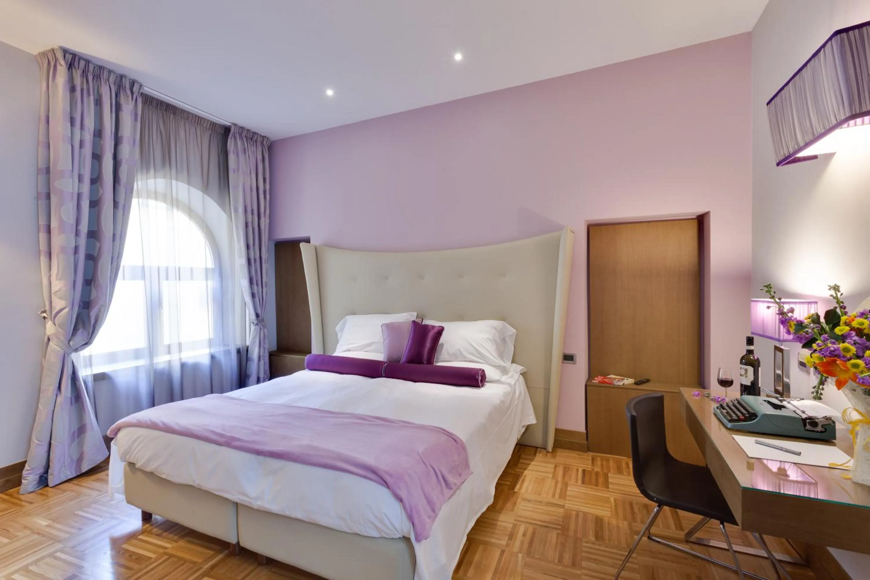 Photo of the whole room, Bed in Solo Experience Hotel