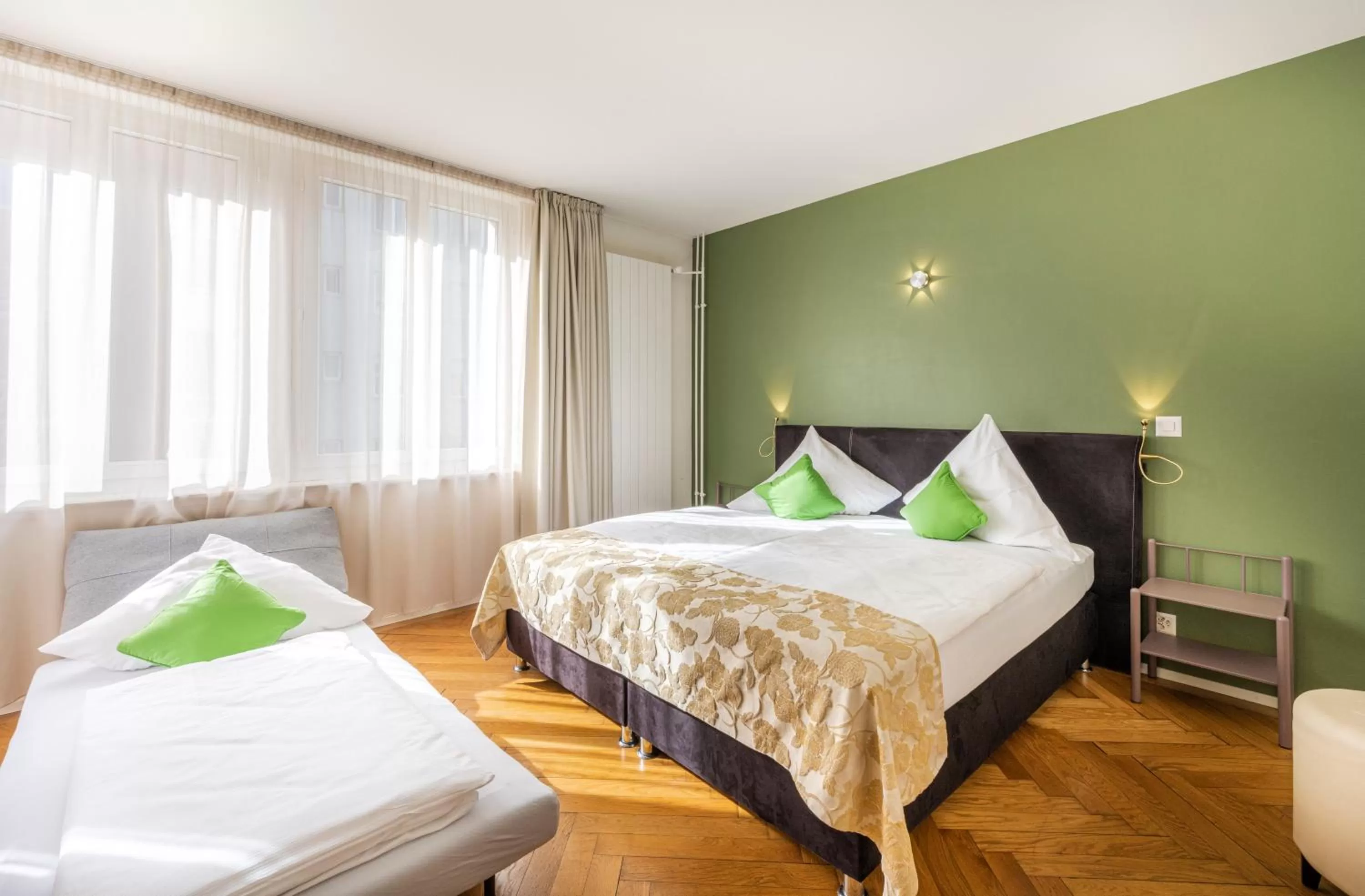 Photo of the whole room, Bed in Hotel Oltnerhof - Self Check in