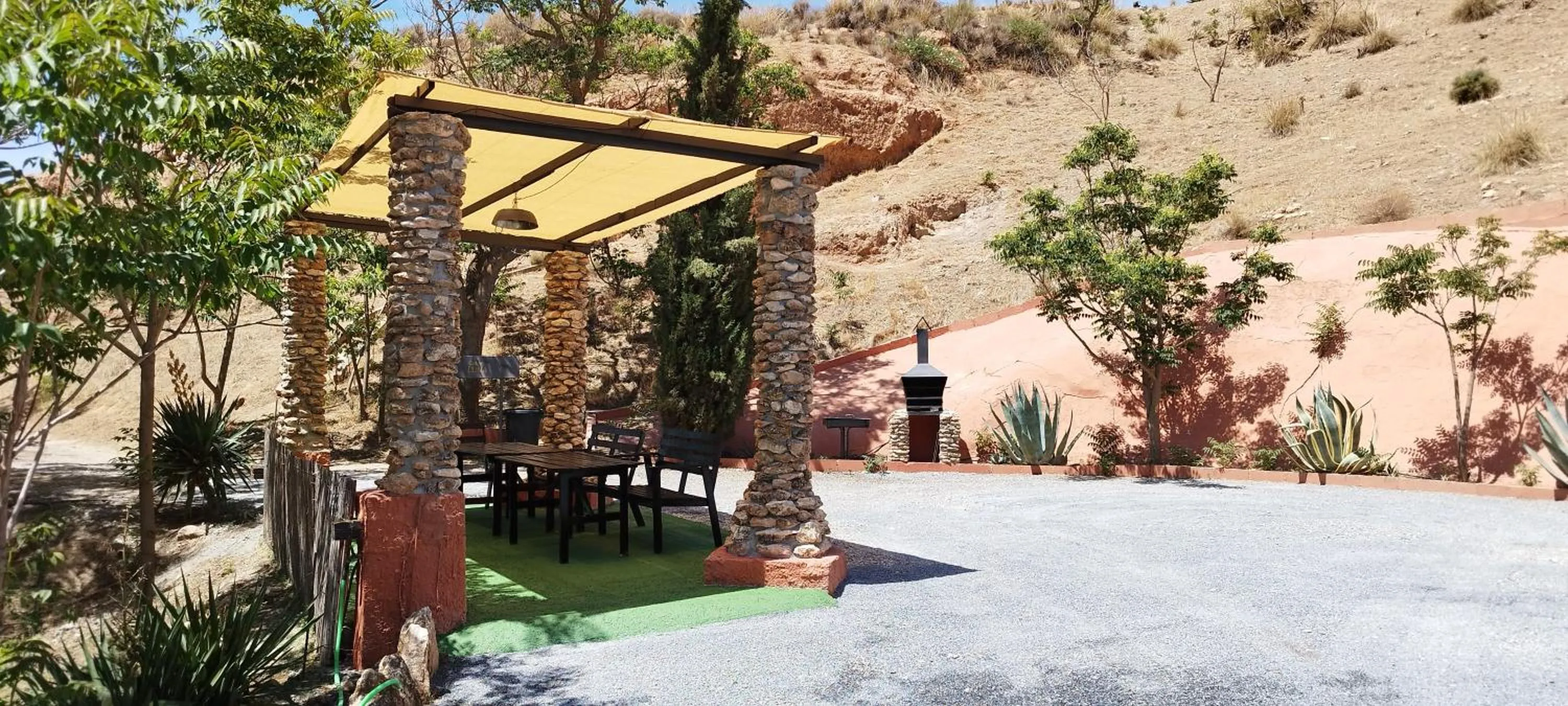BBQ facilities in Casas Cueva y Cortijo La Tala en Guadix