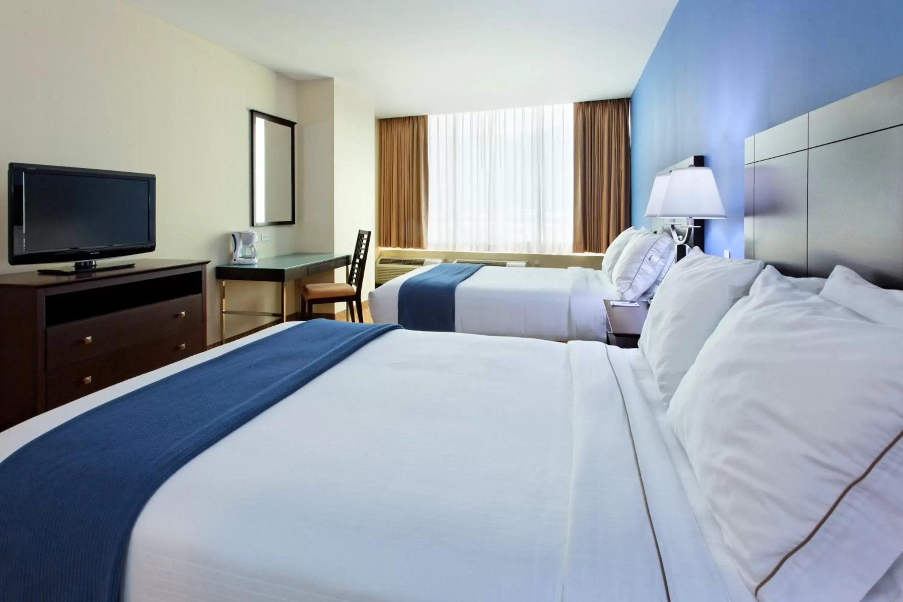 Double Room with Two Double Beds - Non-Smoking in Intercity Hotels San Pedro Sula Double Room with Two Double Beds - Non-Smoking in Intercity Hotels San Pedro Sula