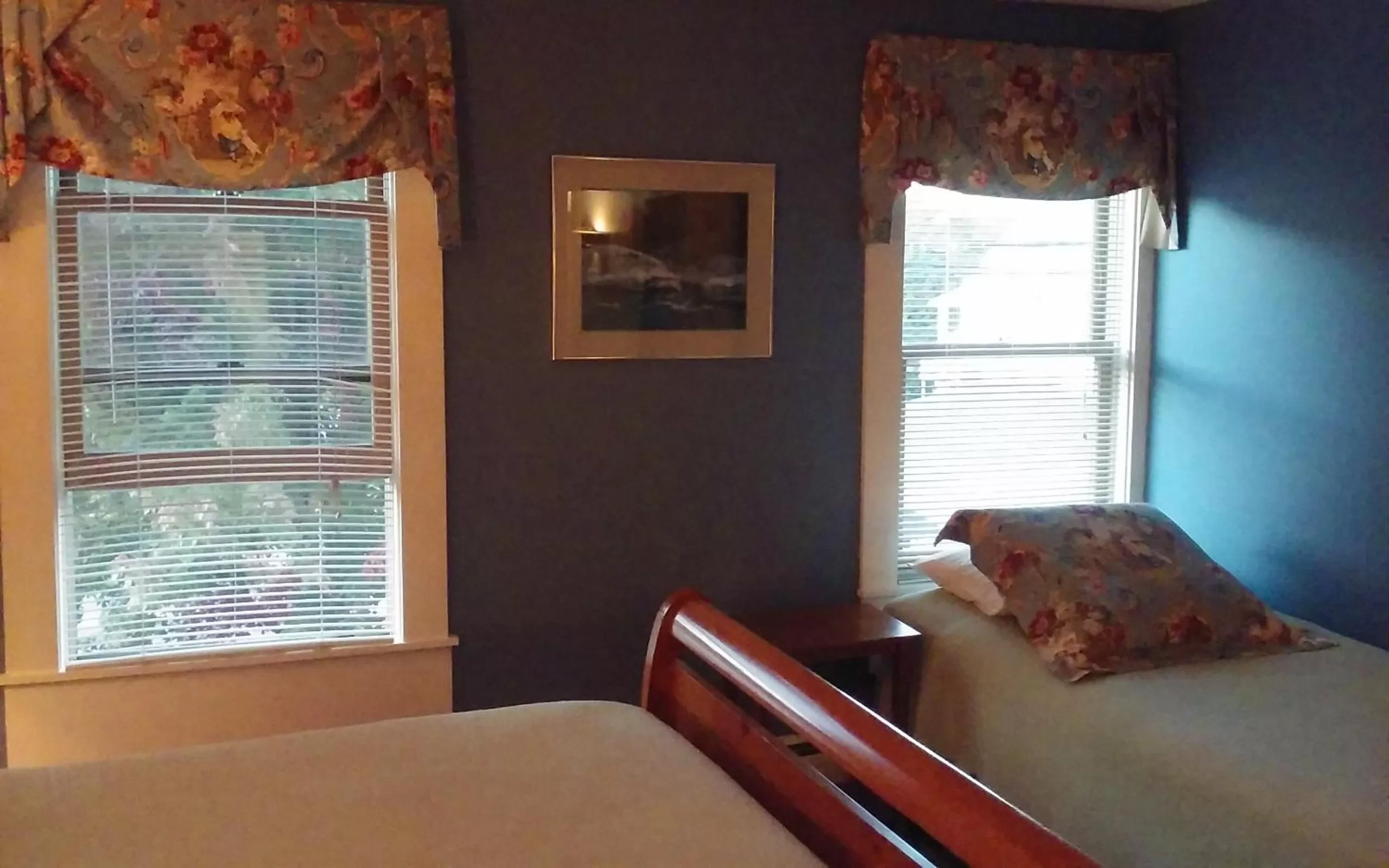 Bed in Smugglers Notch Inn