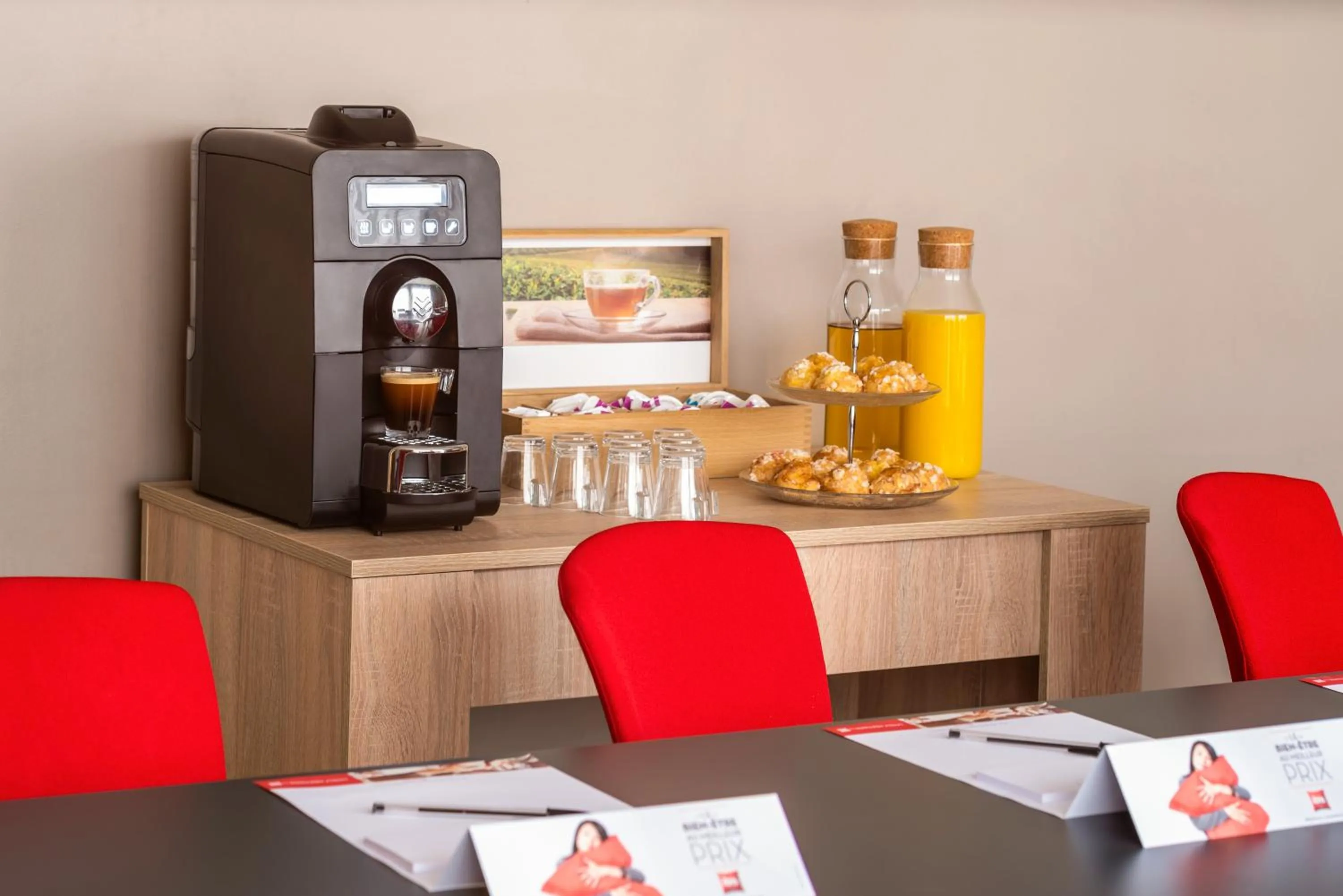 Coffee/tea facilities in ibis Cergy Pontoise Le Port