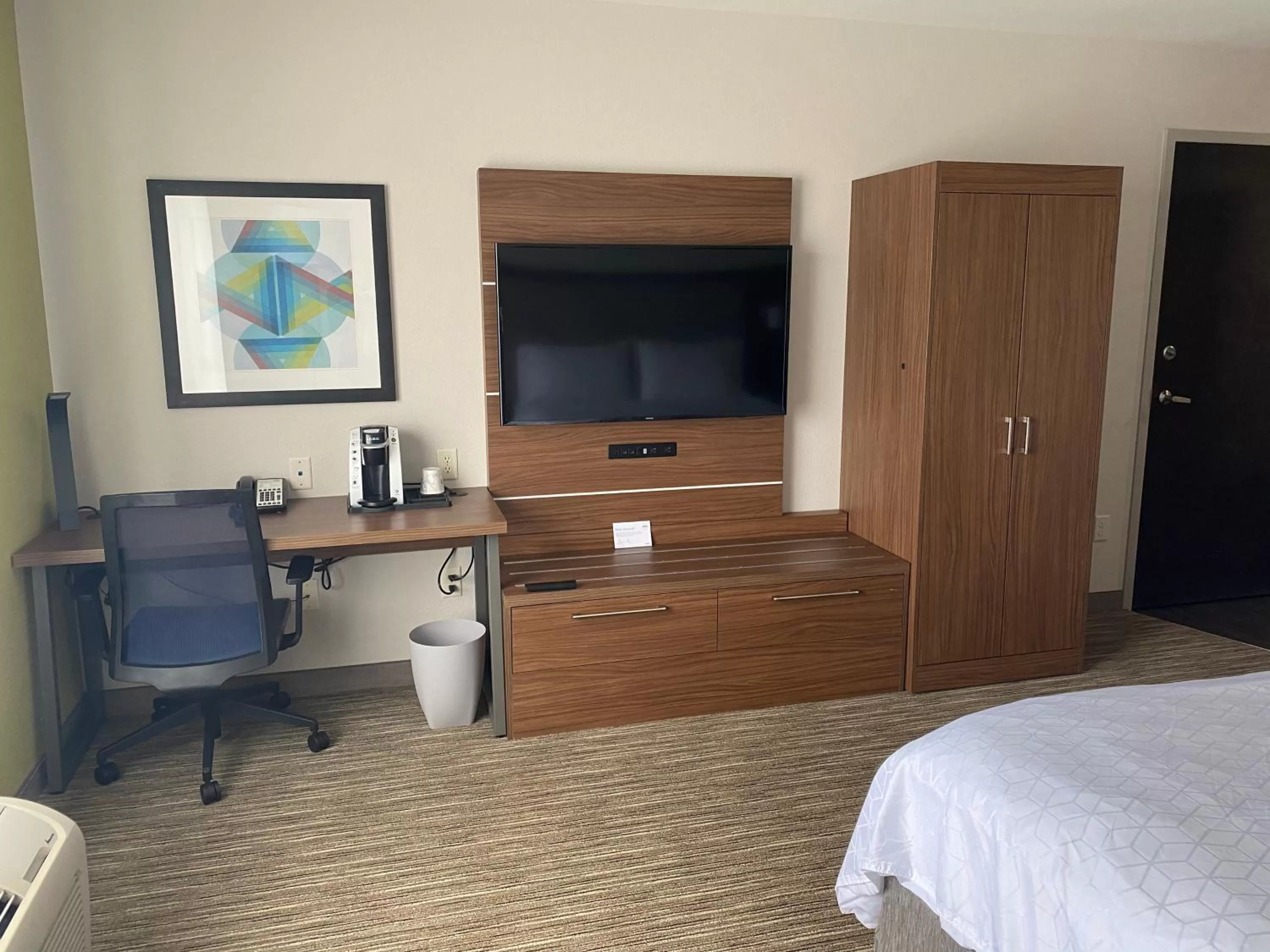 TV and multimedia, Bed in Holiday Inn Express & Suites Albuquerque Historic Old Town by IHG