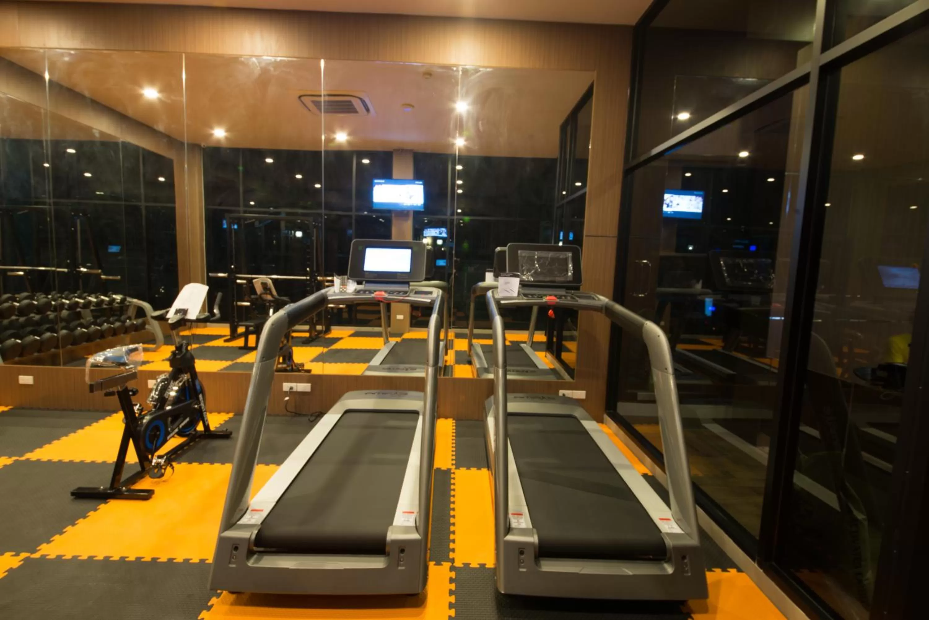Fitness centre/facilities in V20 Boutique Jacuzzi Hotel
