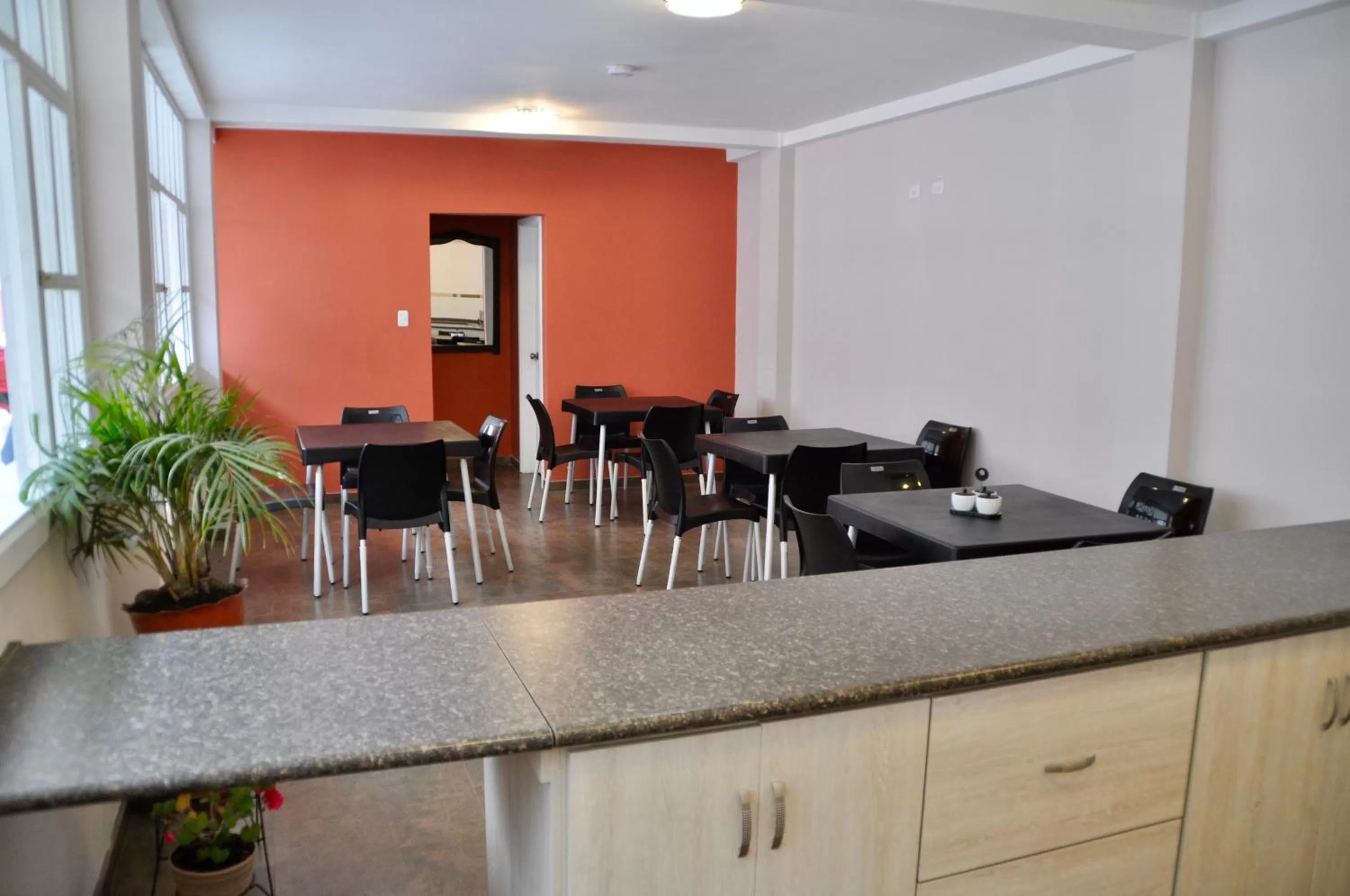 Restaurant/places to eat in Hotel Europa