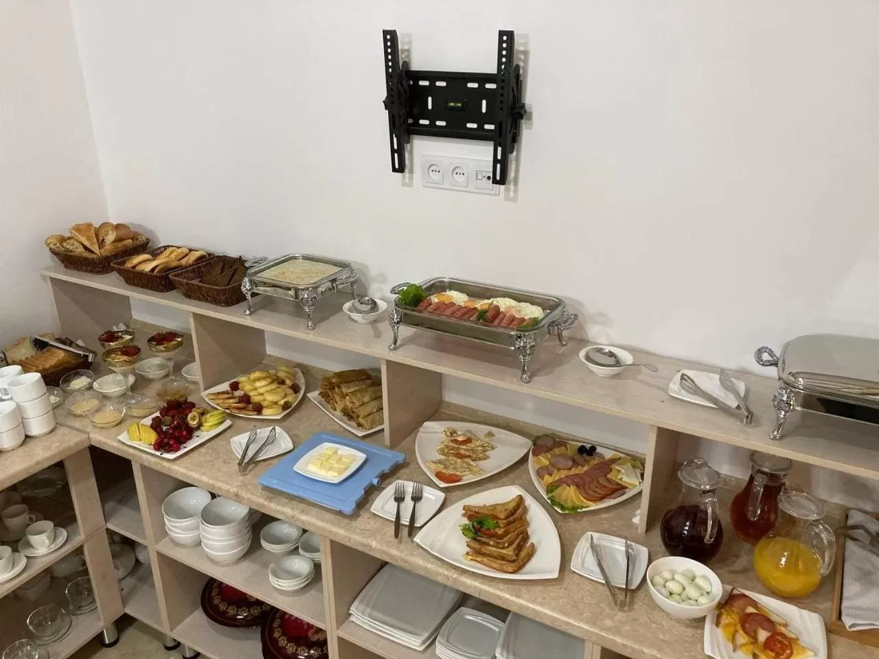 Restaurant/places to eat in Xadijam Hotel