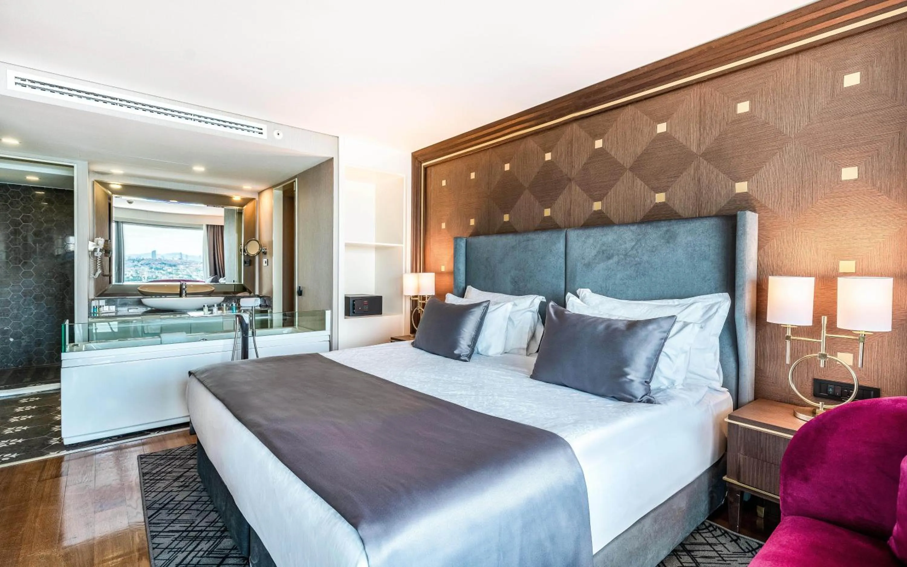 Balcony/Terrace, Bed in Opera Hotel Bosphorus - Preferred Hotels and Resorts