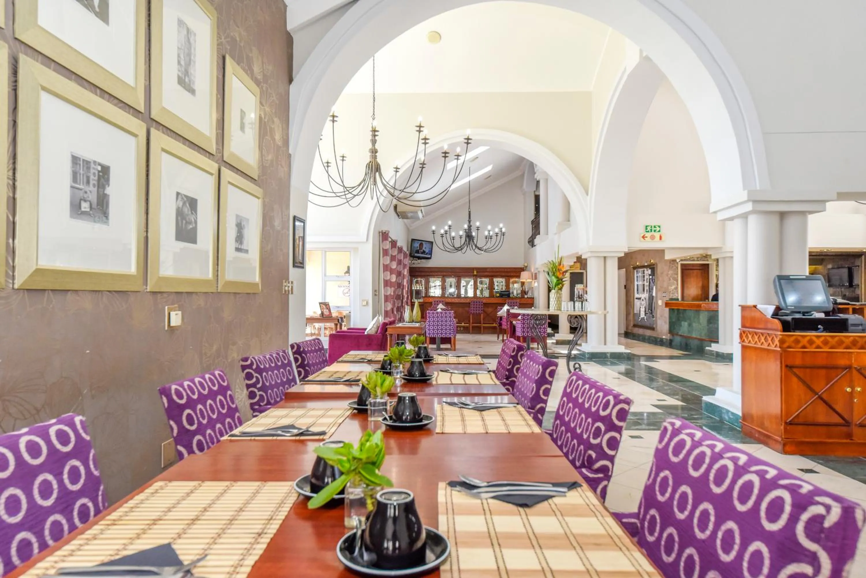 Restaurant/places to eat in Mercure Johannesburg Randburg