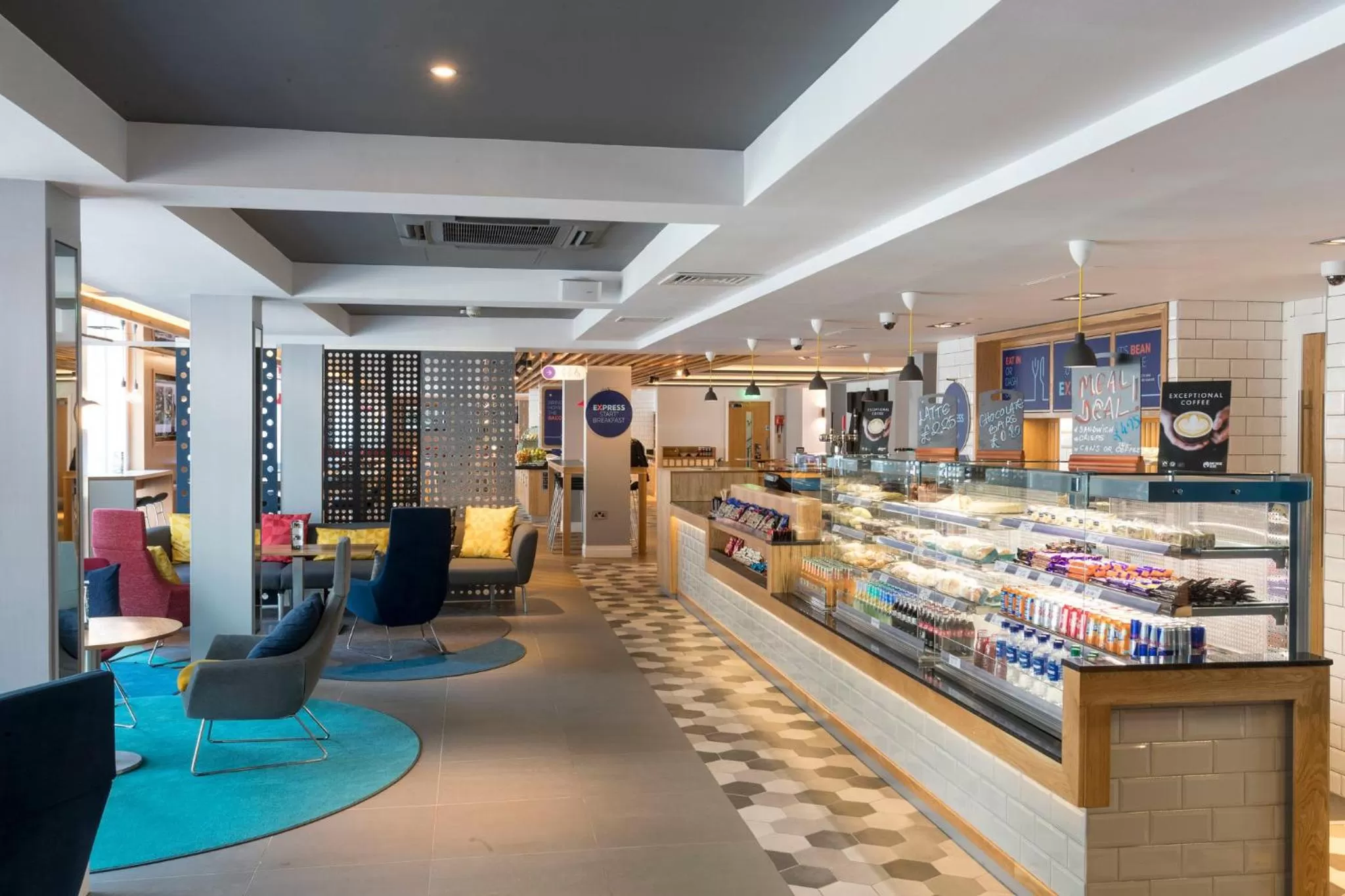 Restaurant/places to eat in Holiday Inn Express Aberdeen City Centre by IHG