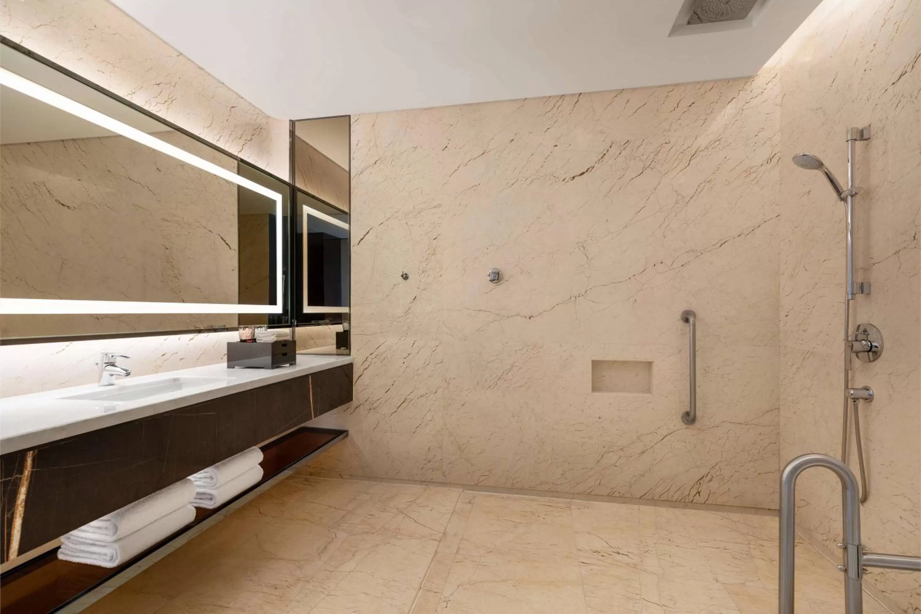 Bathroom in Shunde Marriott Hotel