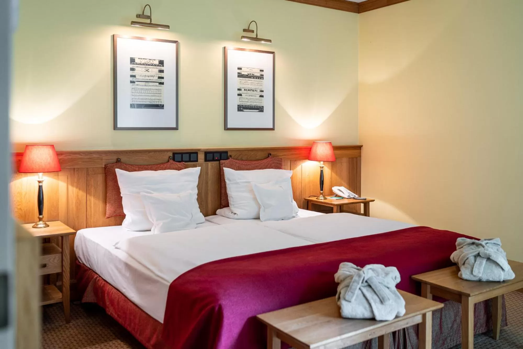 Photo of the whole room, Bed in Waldhotel Tannenhäuschen