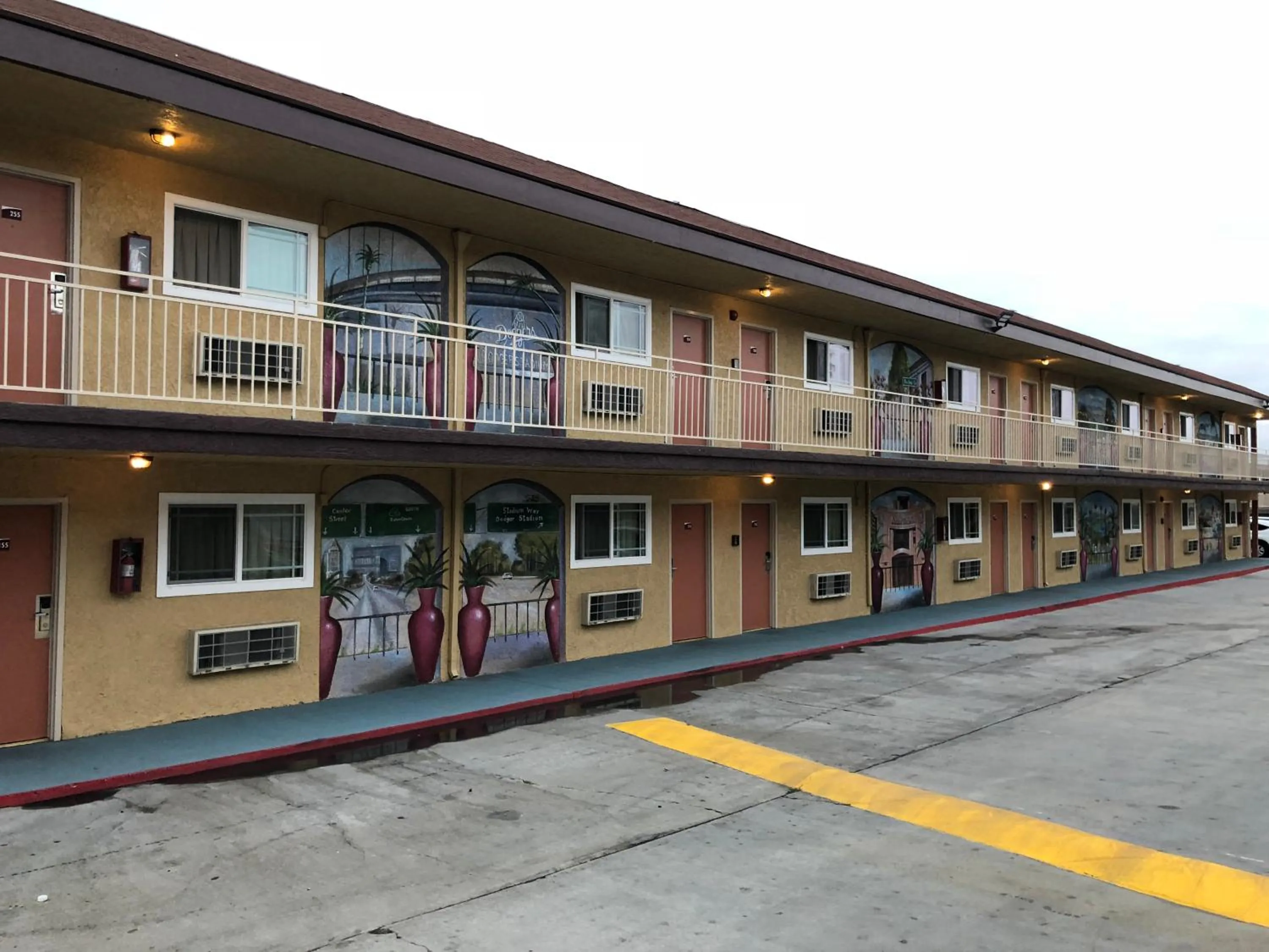 Los Angeles Inn & Suites - LAX