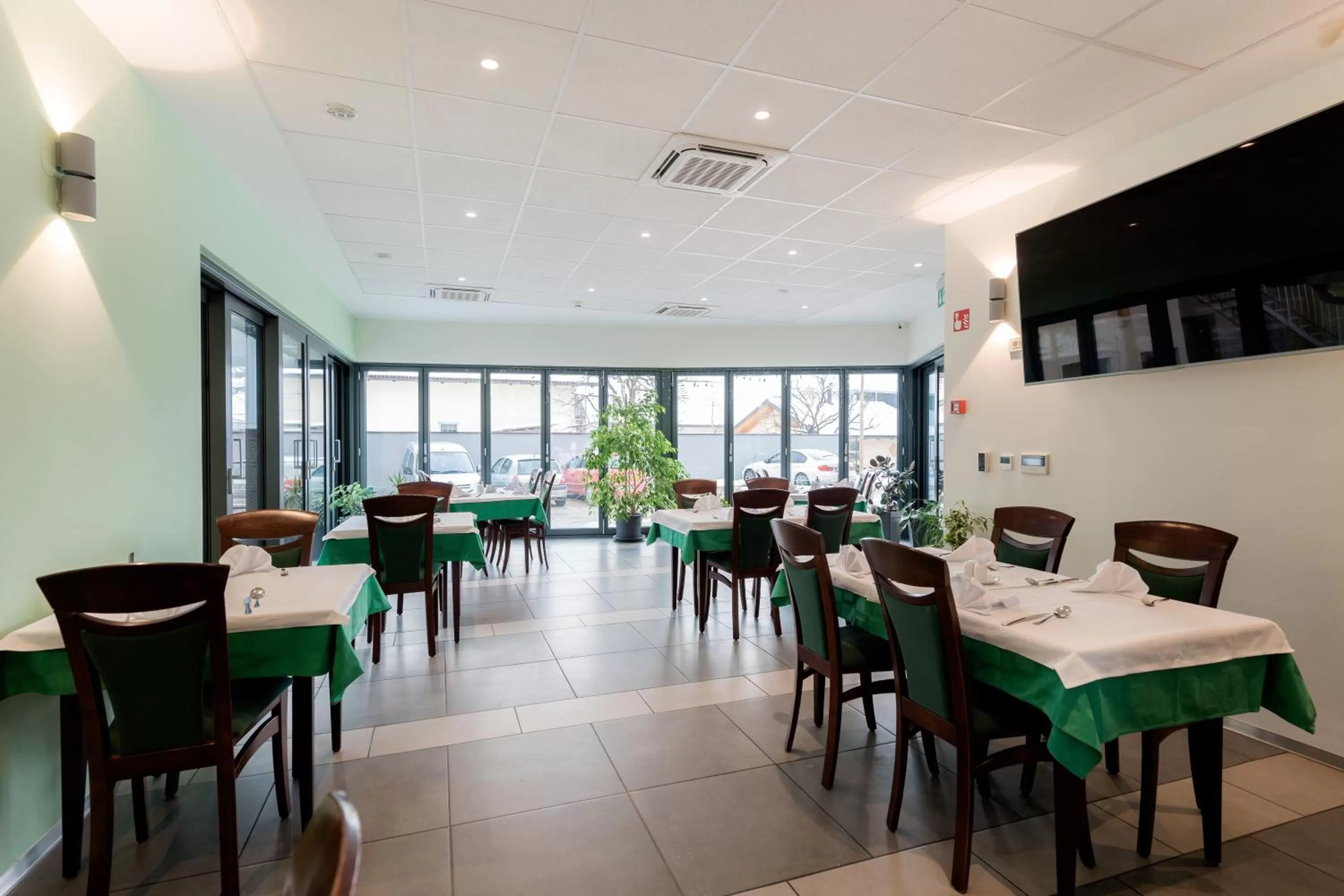 Restaurant/places to eat in Hotel Florjančkov Hram