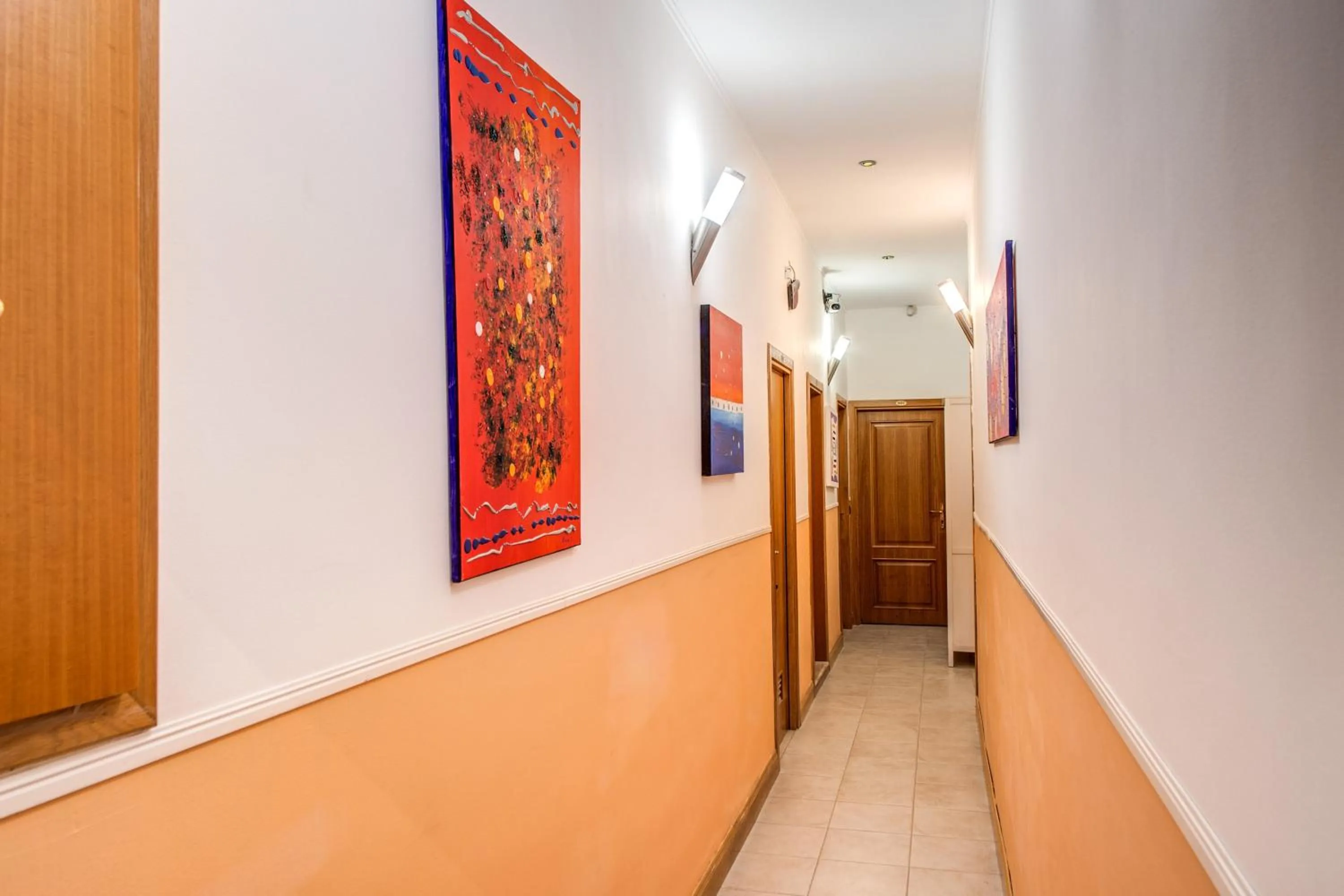 Facade/entrance in Magnifico Rome