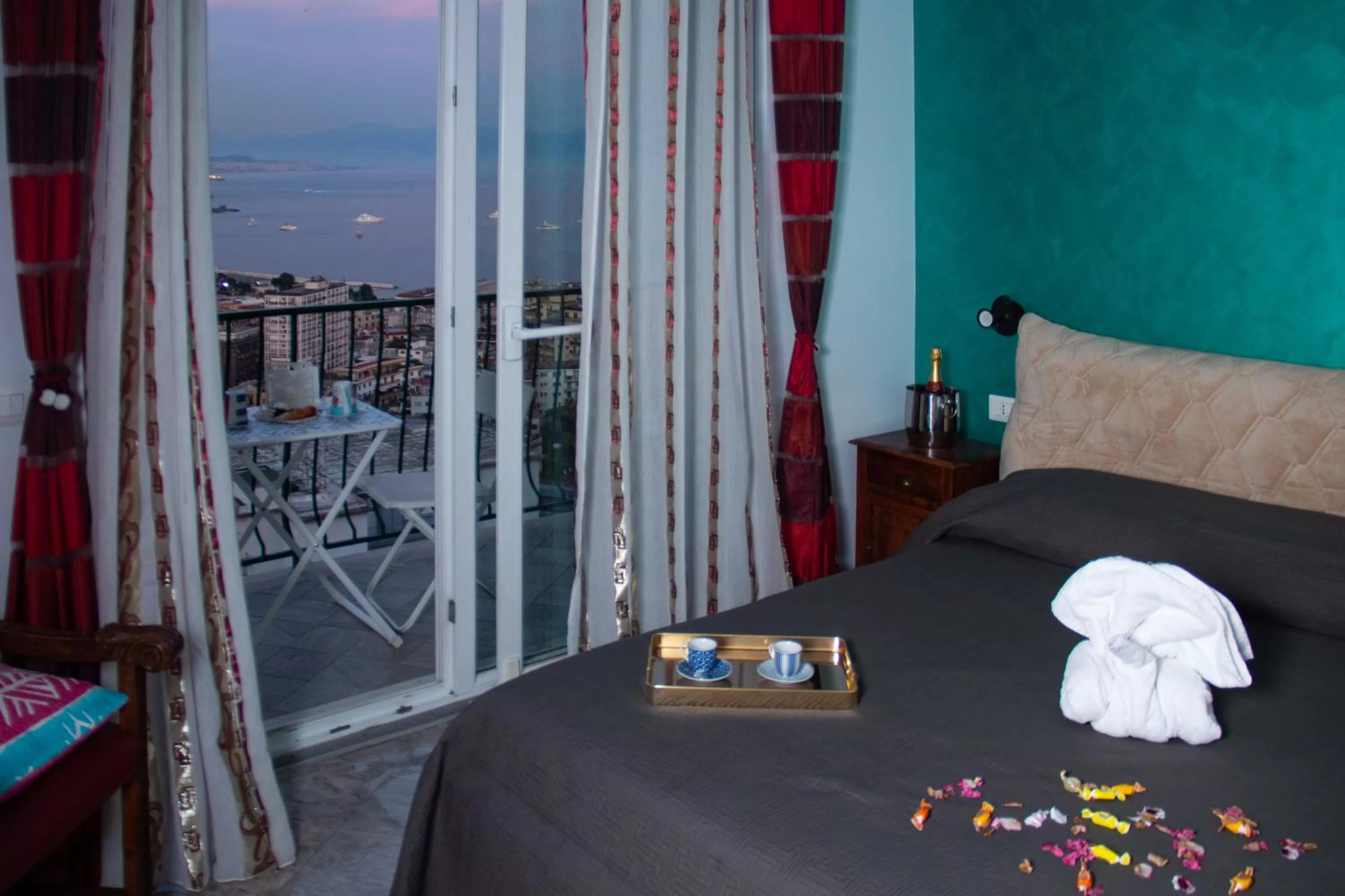 Photo of the whole room, Bed in Nido Dei Gabbiani