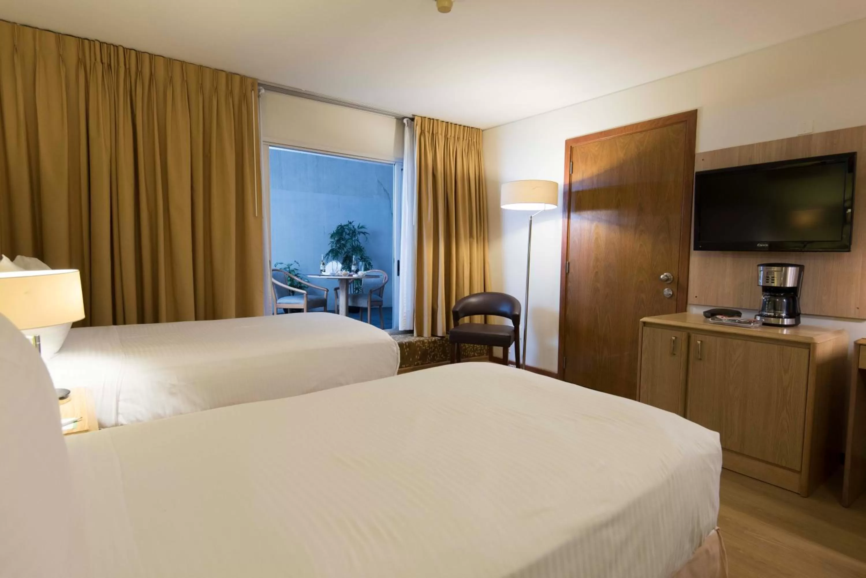 Photo of the whole room, Bed in Holiday Inn Montevideo by IHG