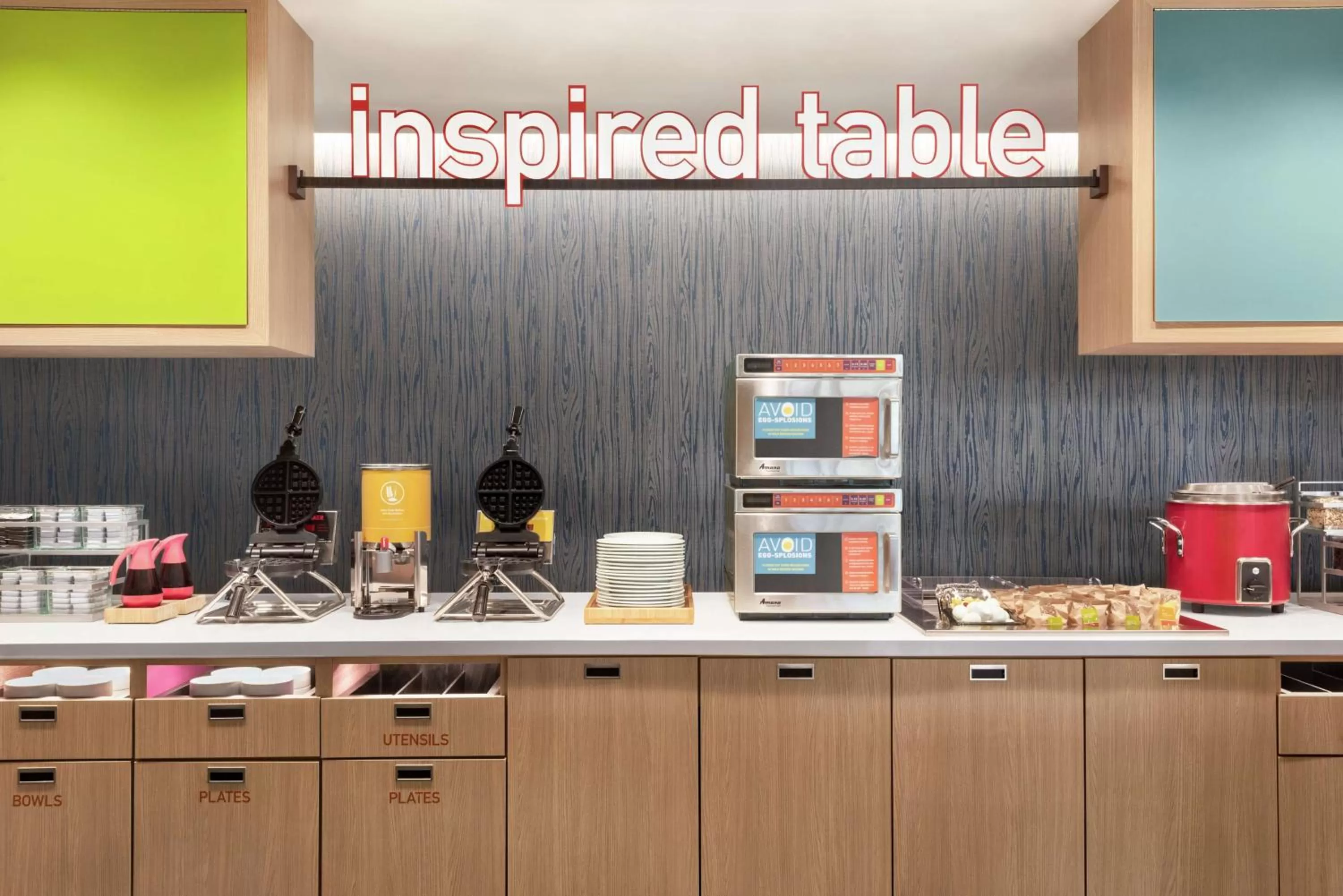 Breakfast in Home2 Suites By Hilton Overland Park, Ks