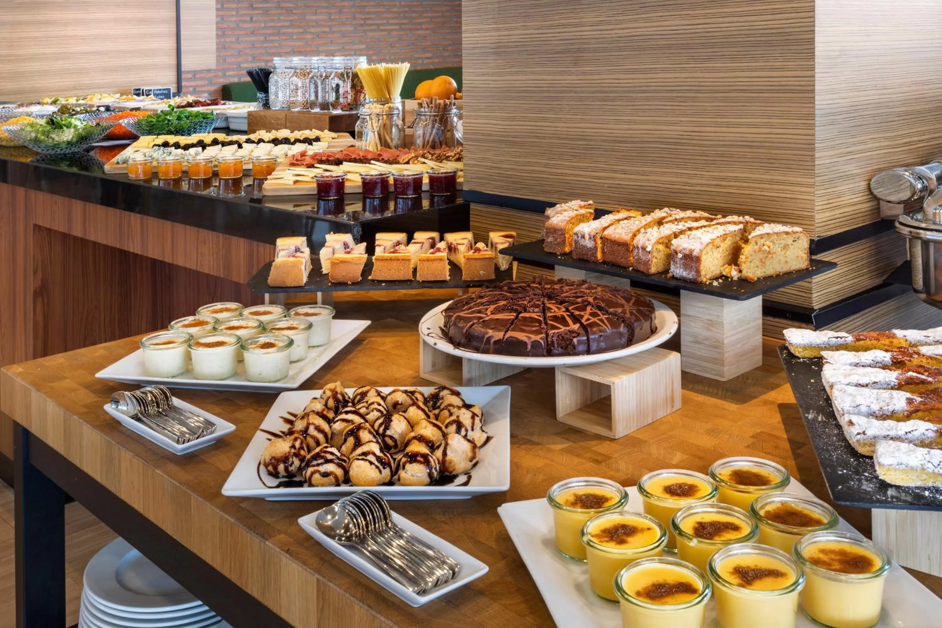 Restaurant/places to eat in Hotel Madrid Chamartín, Affiliated by Meliá