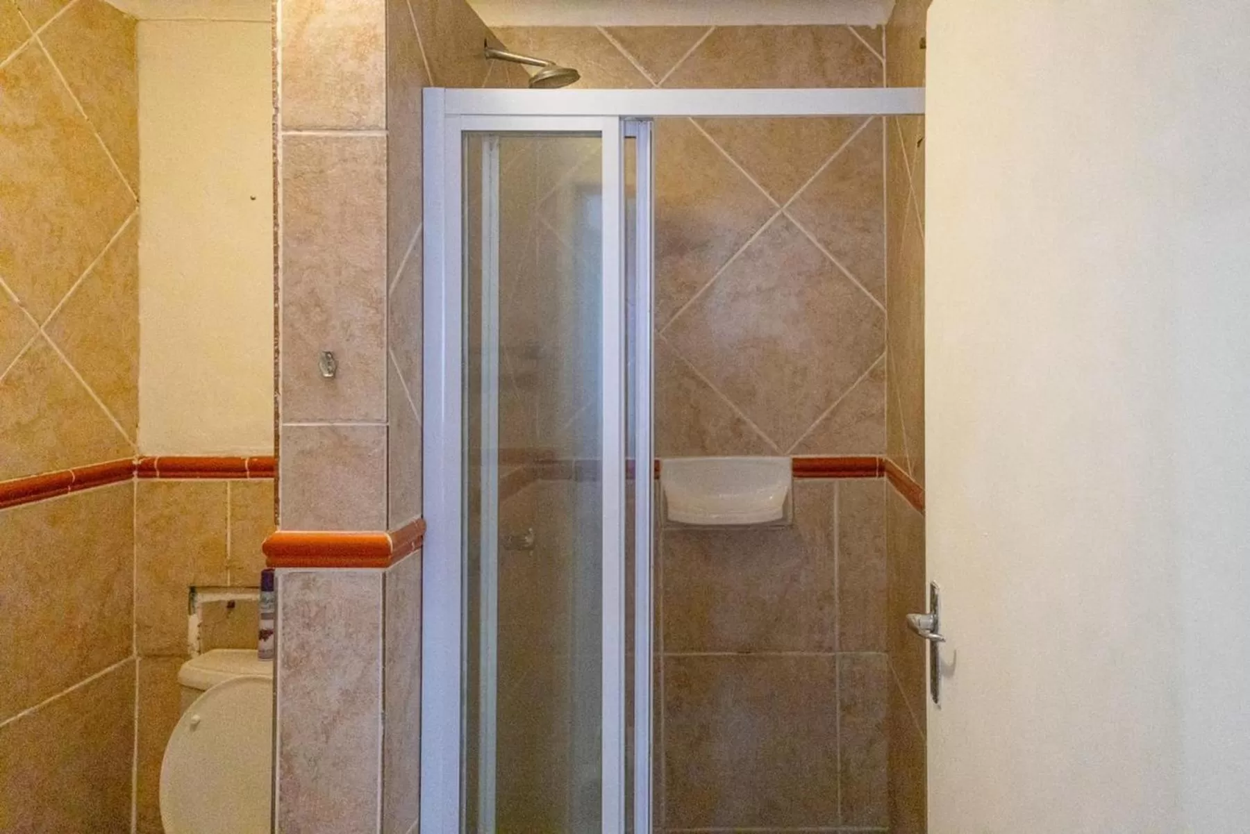 Shower in 54 Brecher