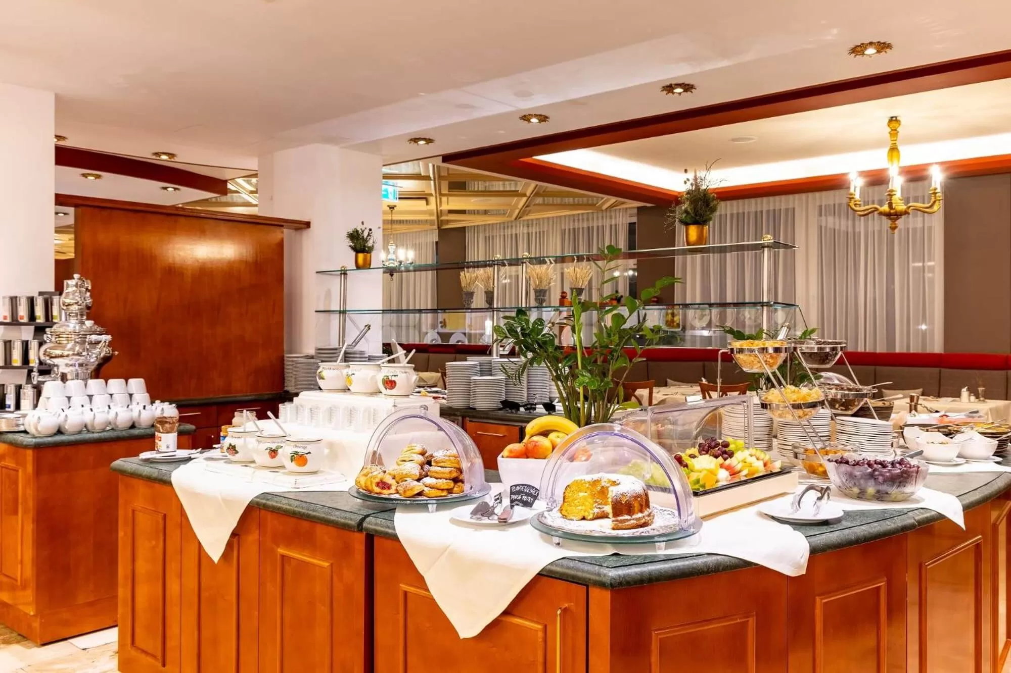 Breakfast in Hotel Latini