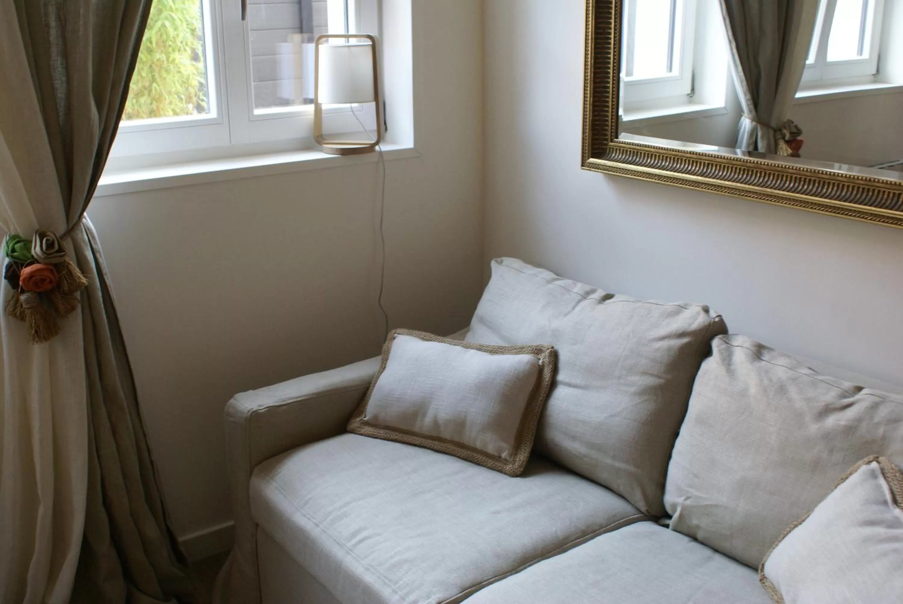 Living room, Bed in La Cour Soubespin