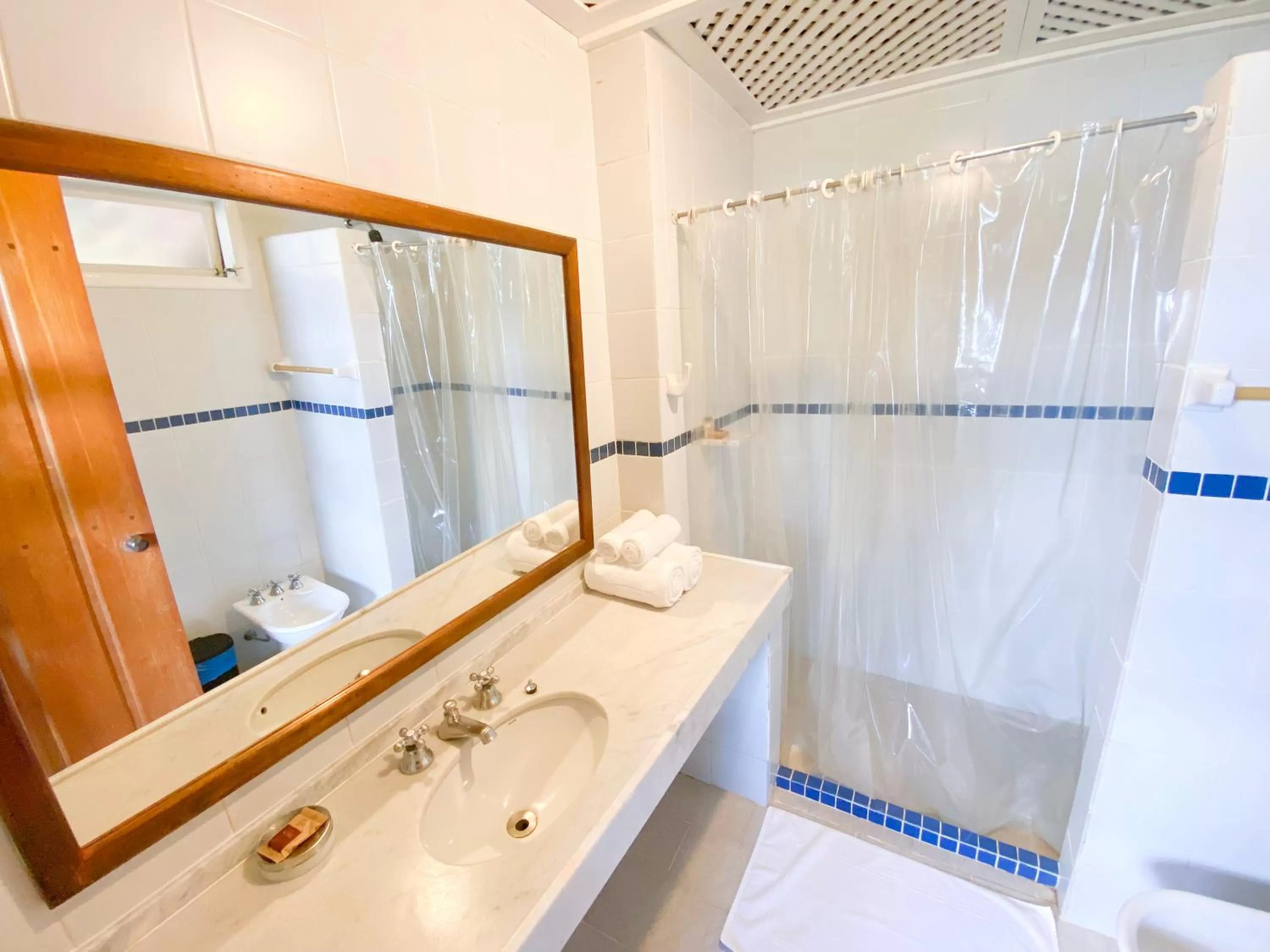 Shower in Santa Clara Hotel