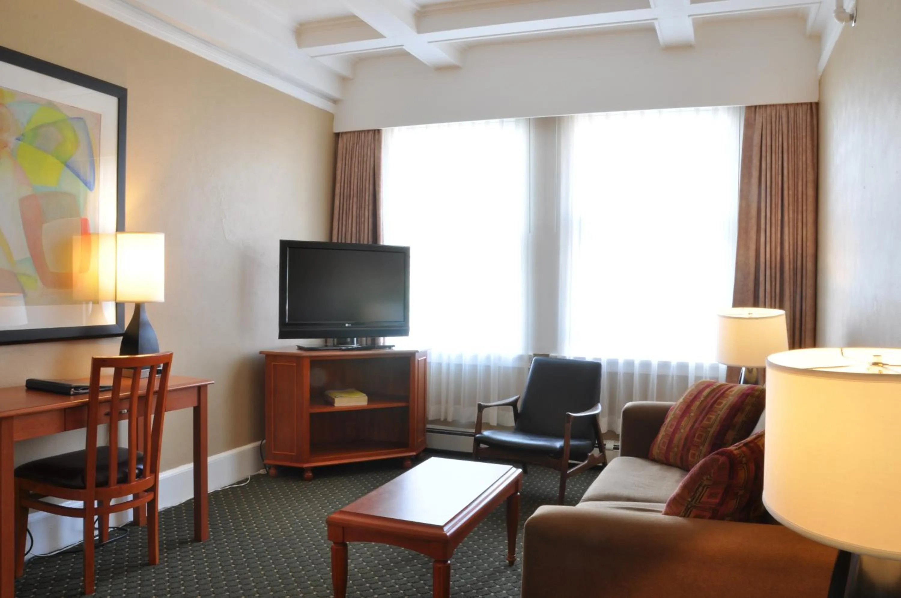 TV and multimedia in The Sylvia Hotel