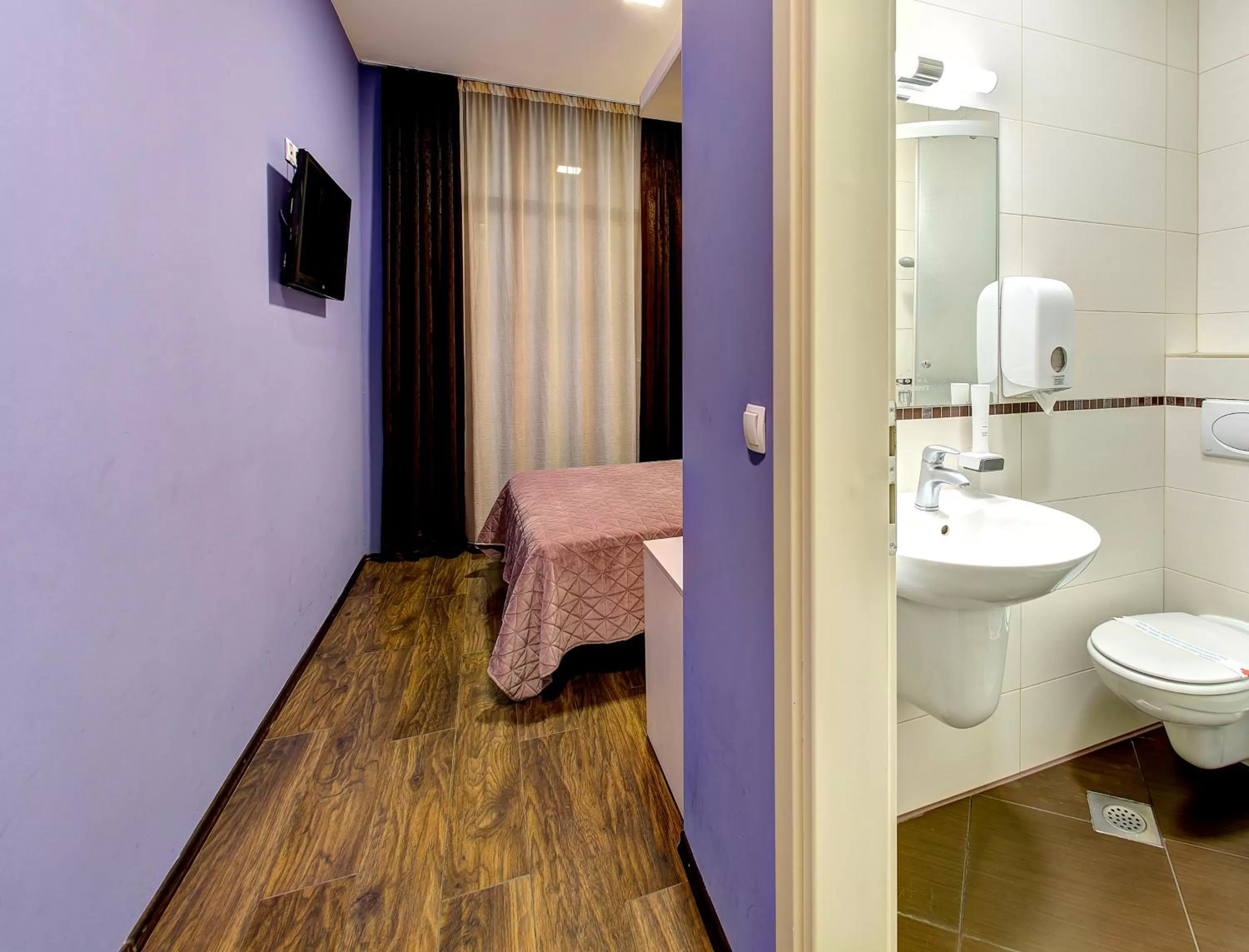 Toilet in Hotel Le Pont