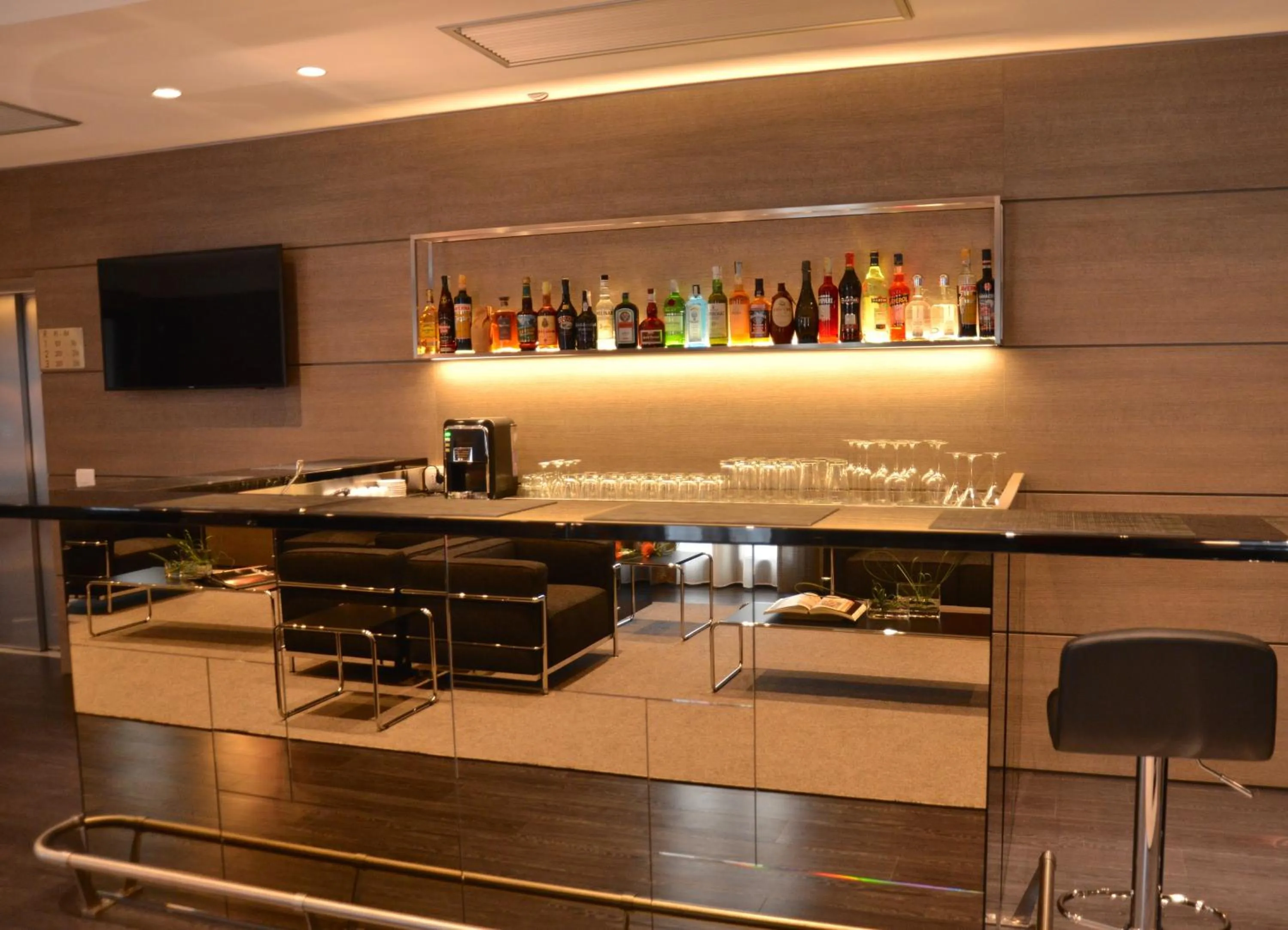 Restaurant/places to eat in Hotel Forum