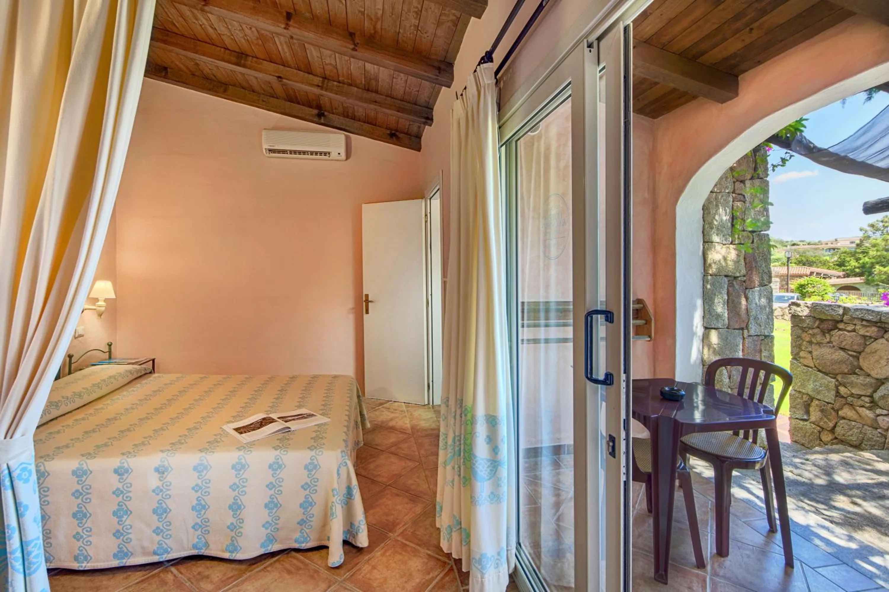 Bed in Colonna Country Club