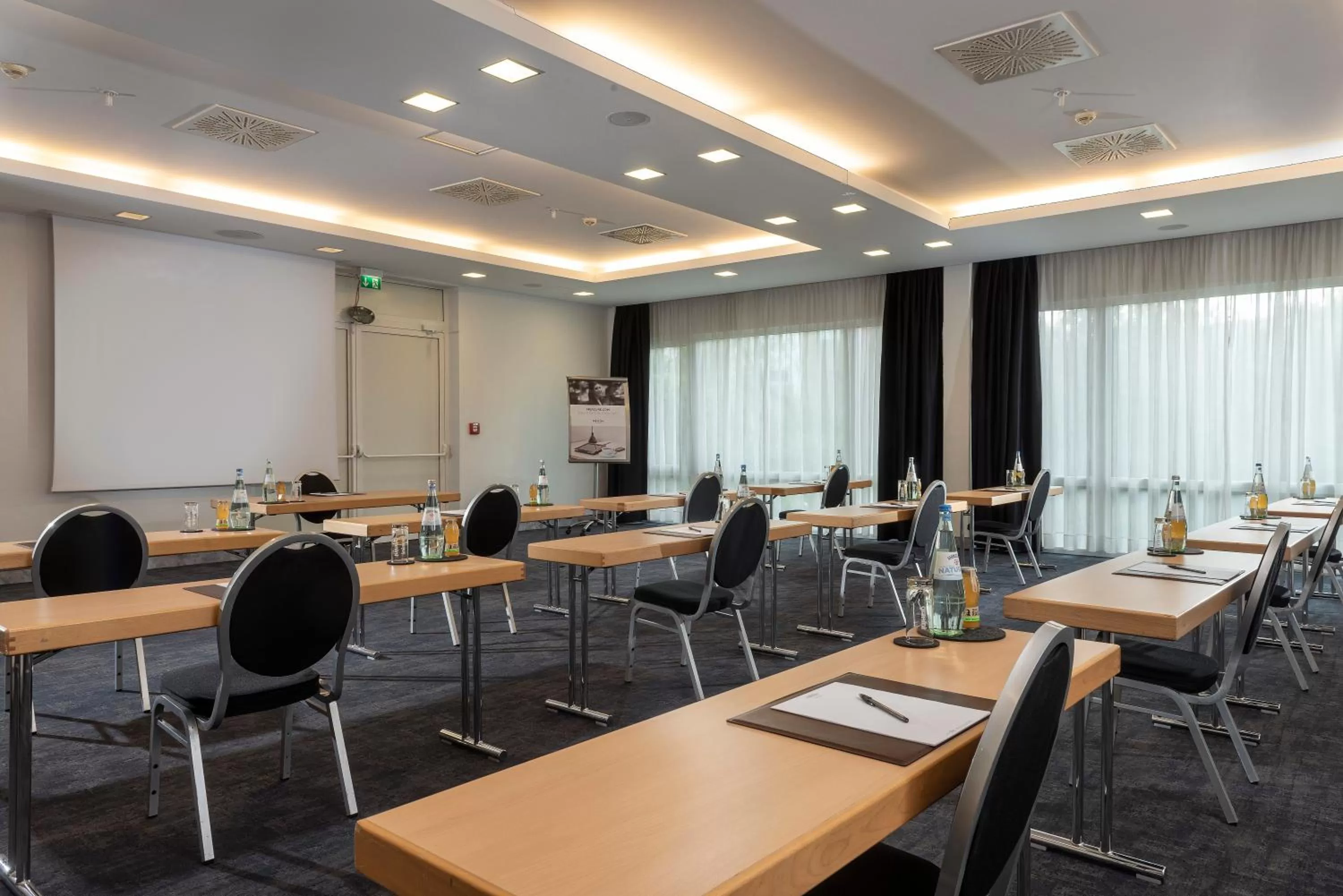 Meeting/conference room in Mercure Hotel Düsseldorf Süd