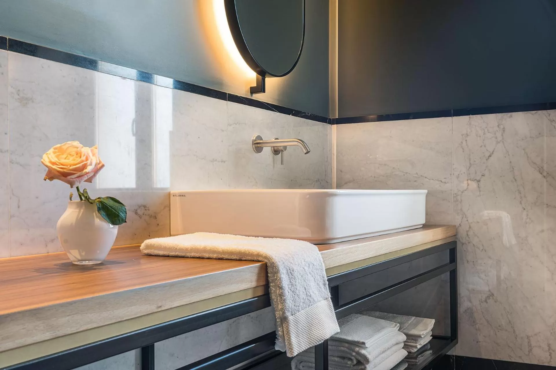 Bathroom, Bed in Byssus Suites