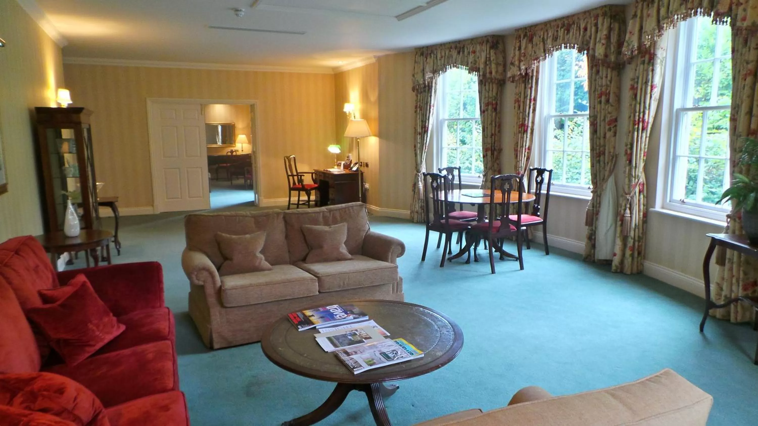 Living room in Luton Hoo Hotel, Golf and Spa