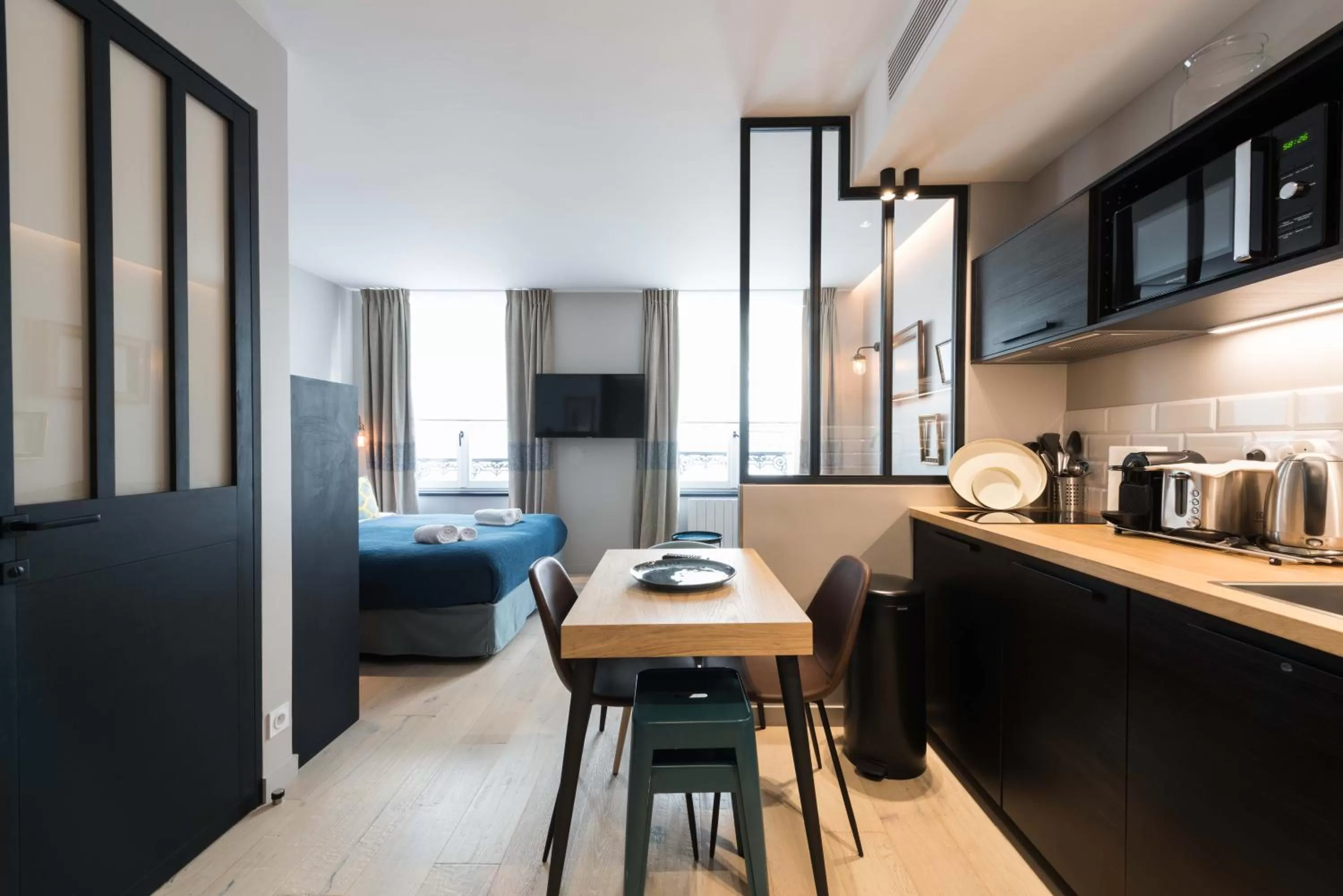 Coffee/tea facilities in Résidence du Louvre