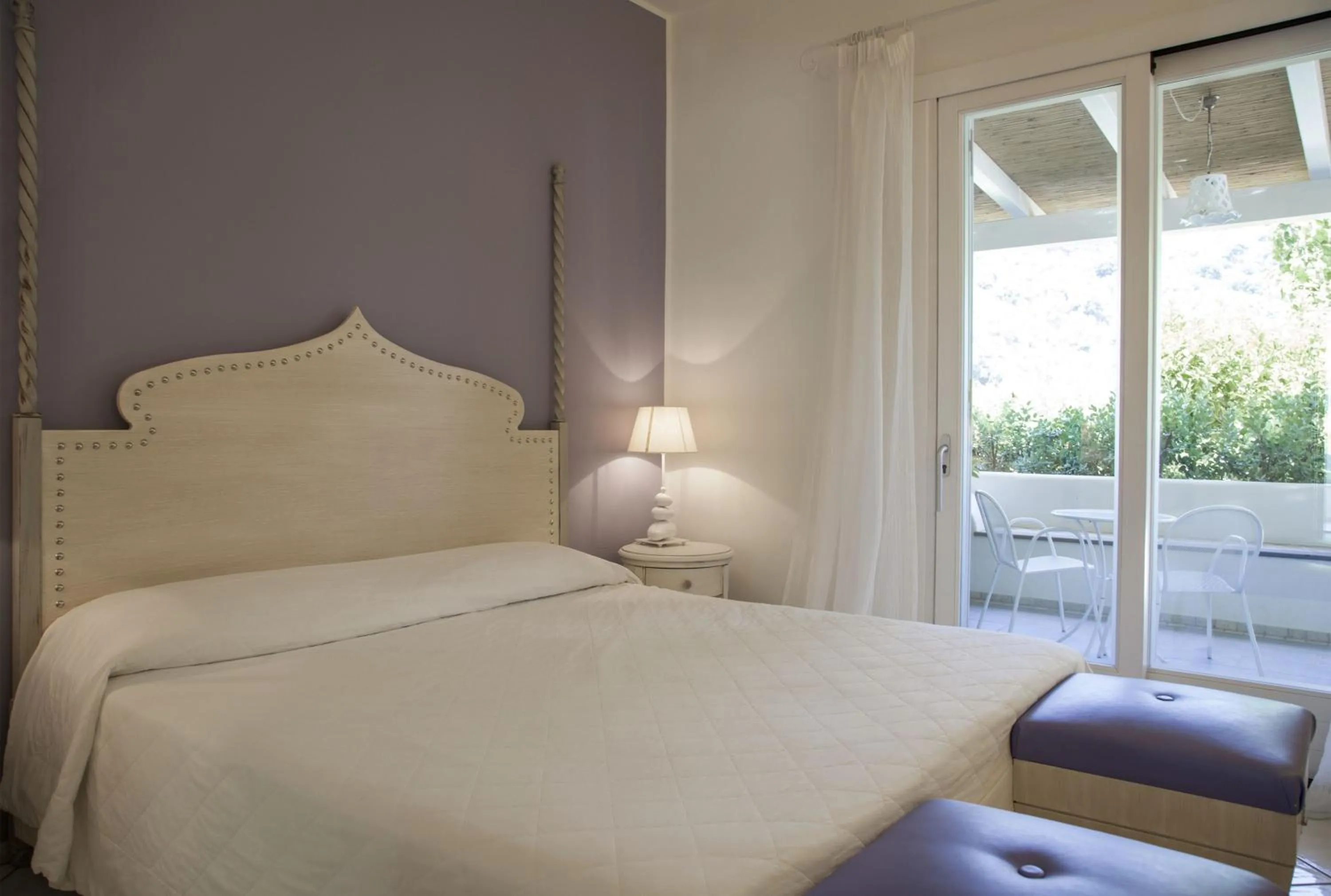 Classic Double Room with Garden View in Hotel Mea - Aeolian Charme