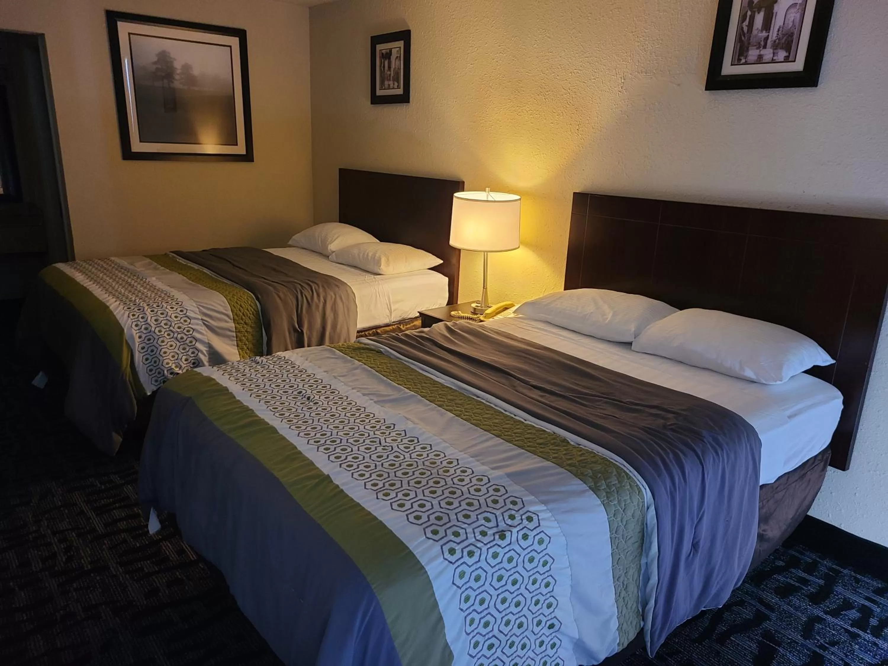 Bed in Scottish Inns Manchester