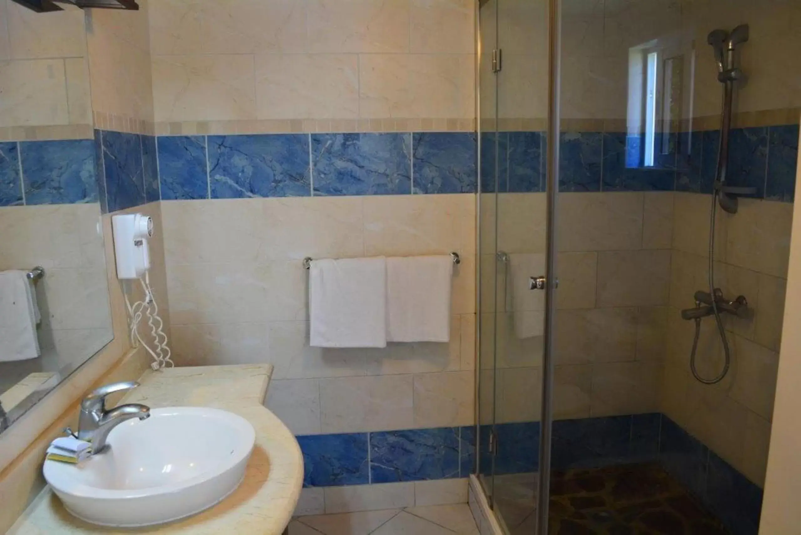 Triple Room with Bathroom in New Garden Hotel Triple Room with Bathroom in New Garden Hotel