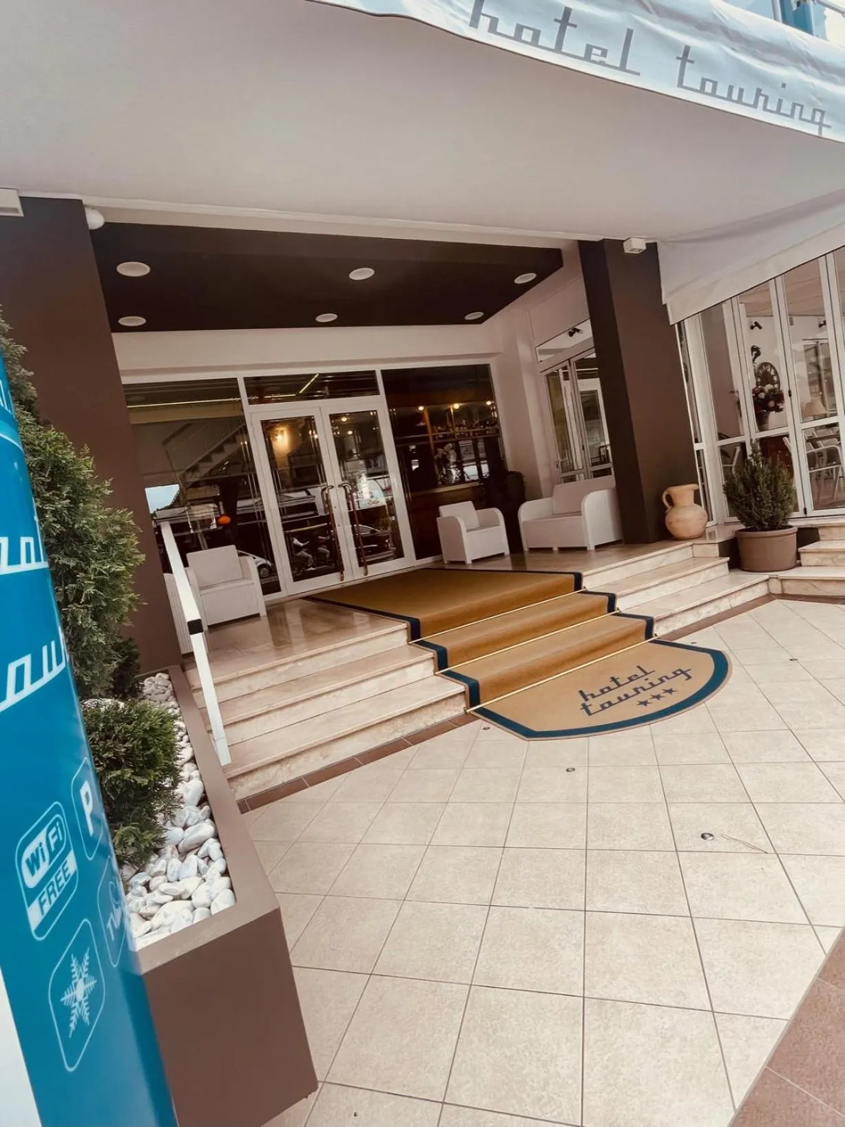 Facade/entrance in Hotel Touring