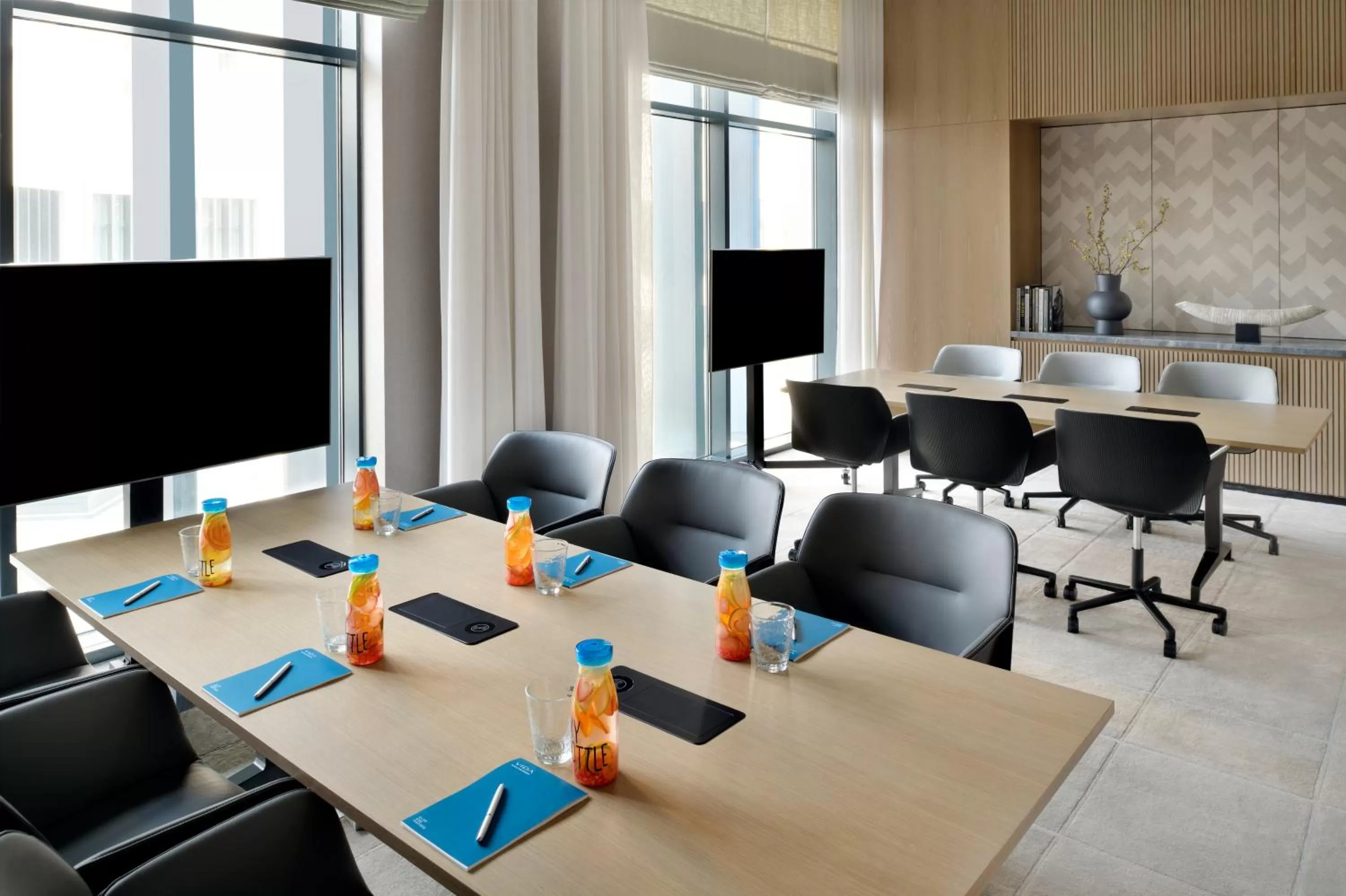 Meeting/conference room in Vida Emirates Hills