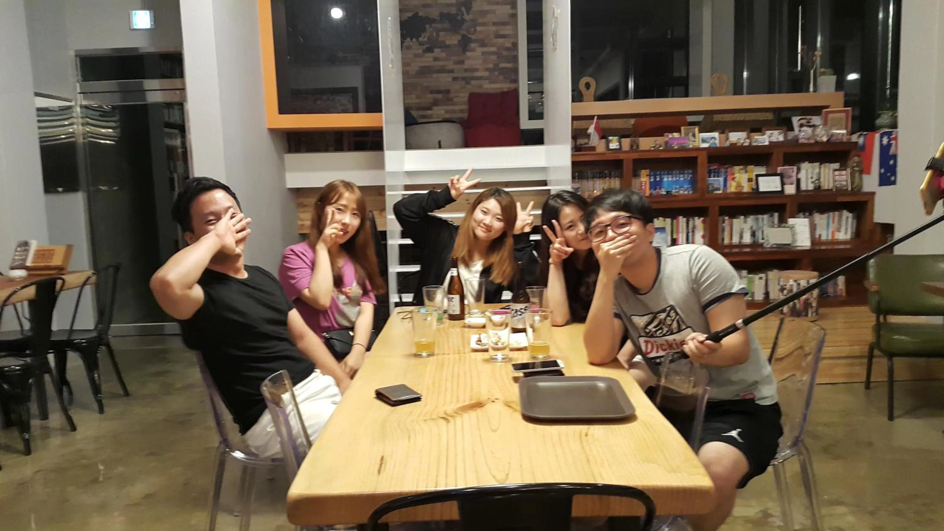 Night in Andong Poong-gyung HOSTEL n LIBRARY