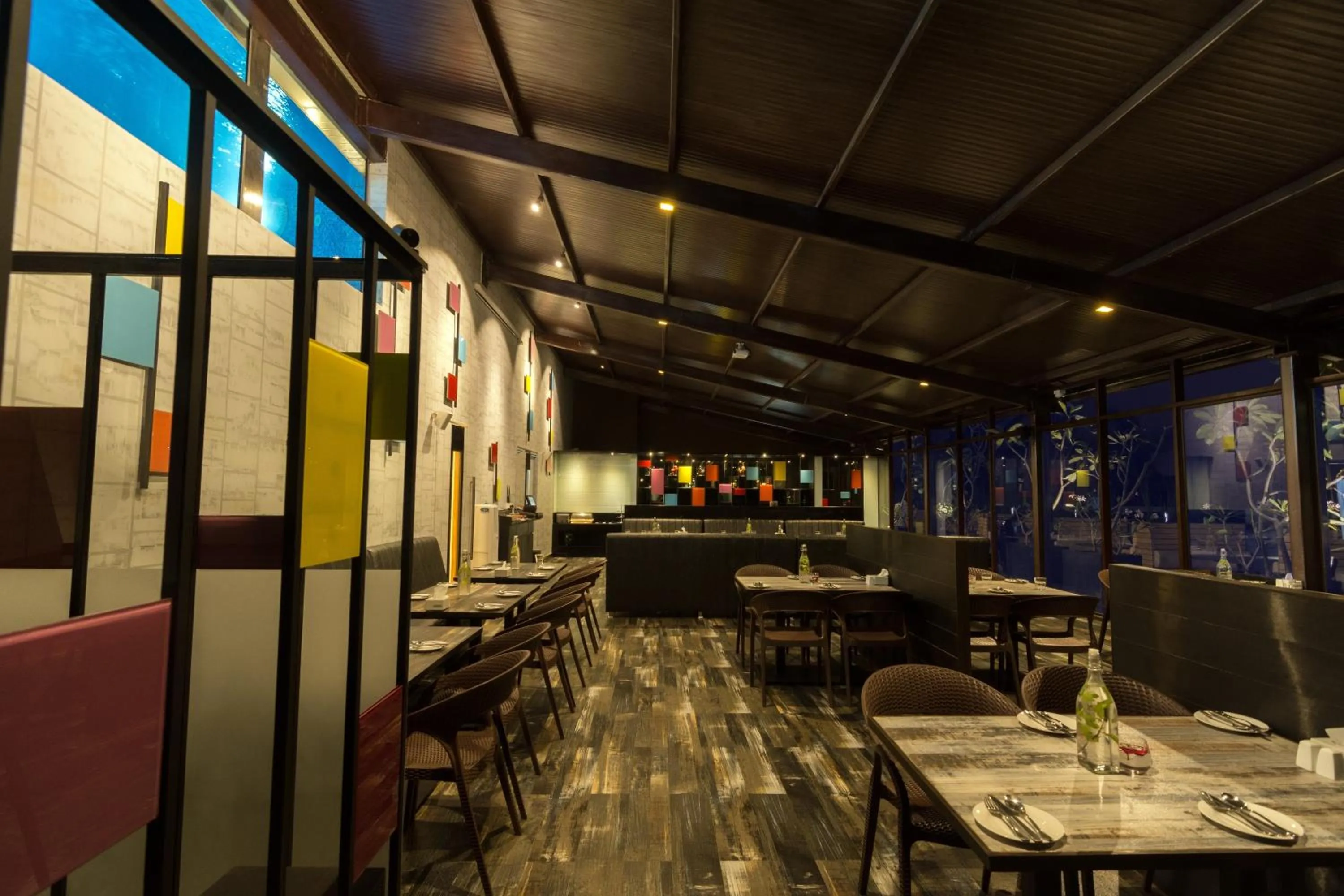 Restaurant/places to eat in Roopa Elite