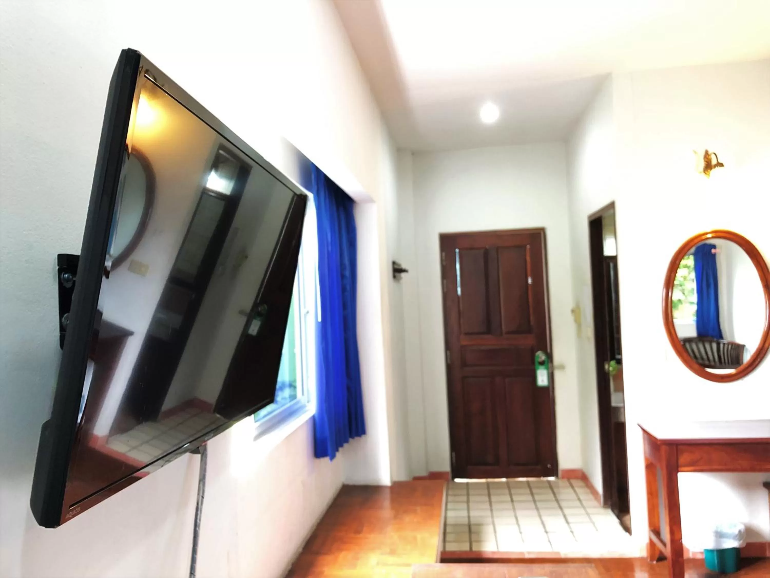 TV and multimedia in Sutus Court 2