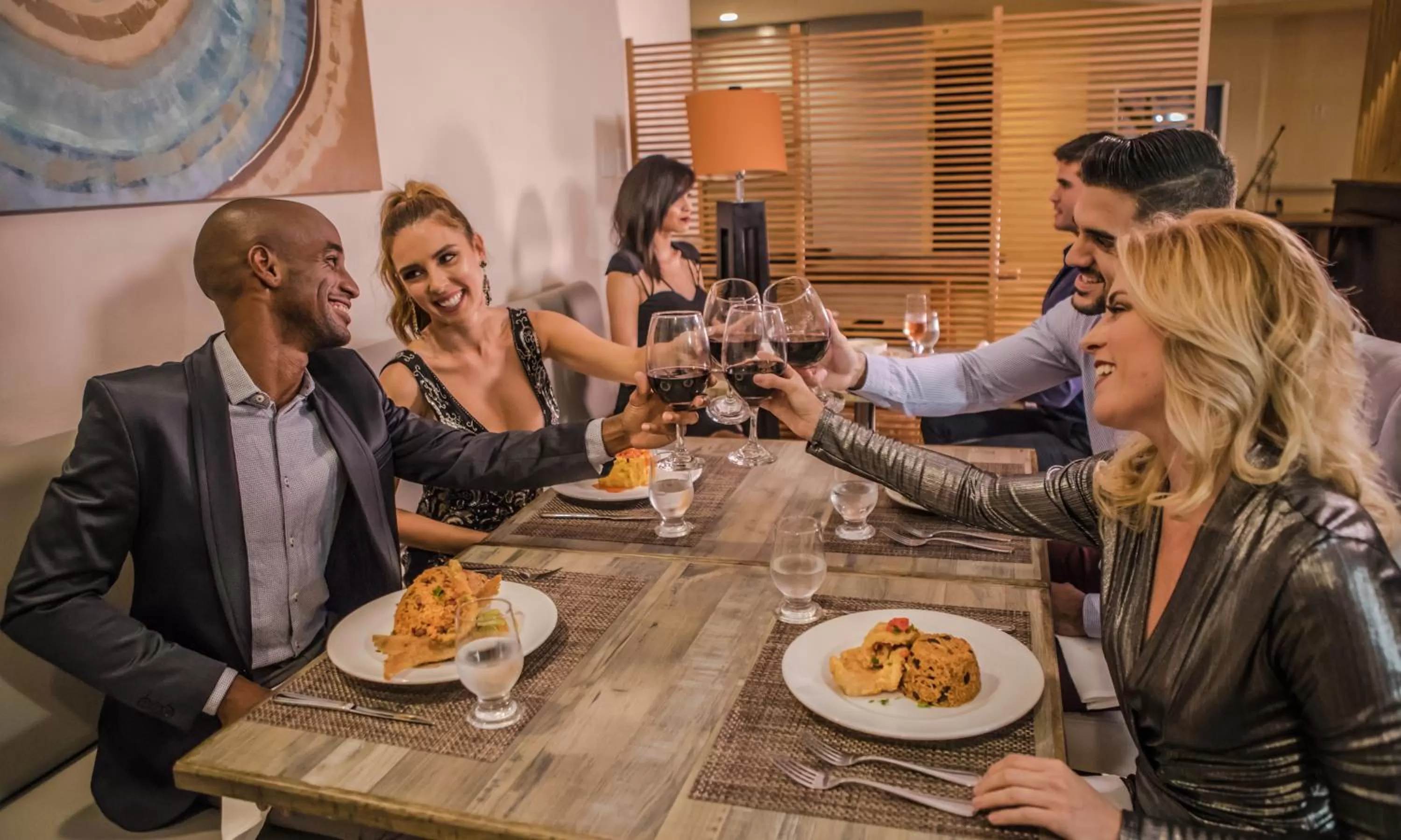 Restaurant/places to eat in Ciqala Suites Hotel - San Juan