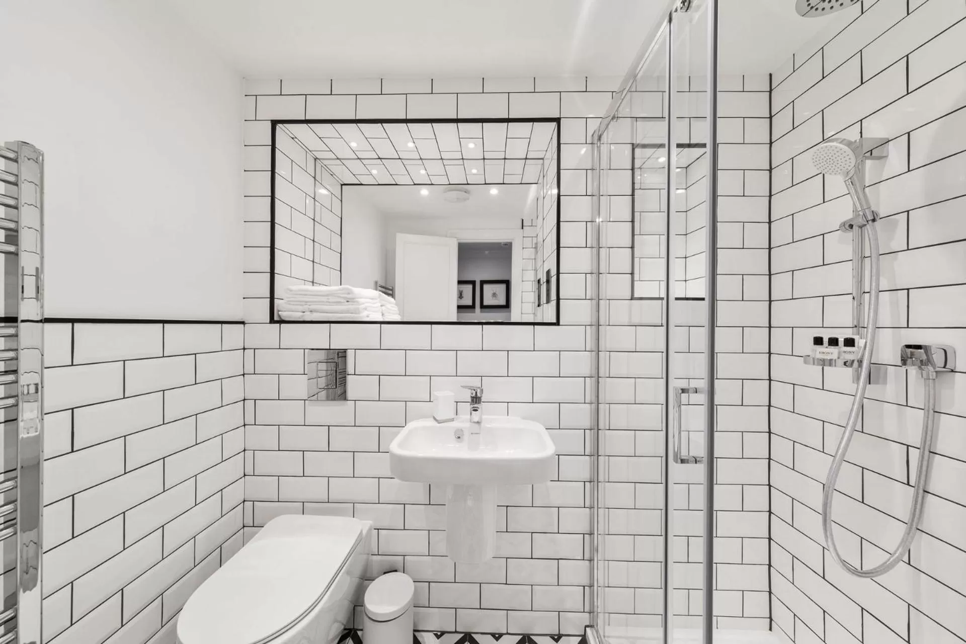 Bathroom in Commodore Hotel