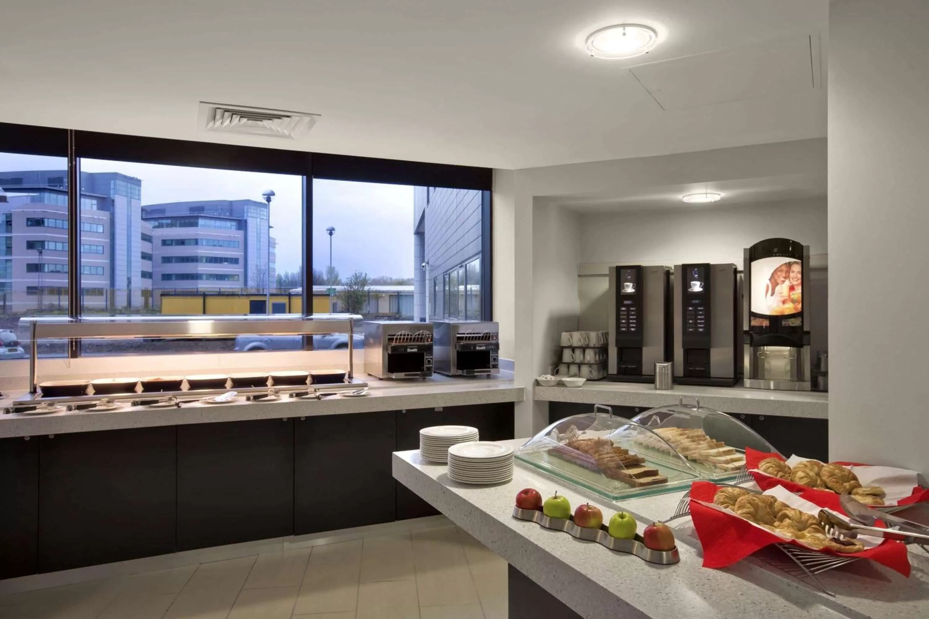 Restaurant/places to eat in Ramada Encore Newcastle-Gateshead