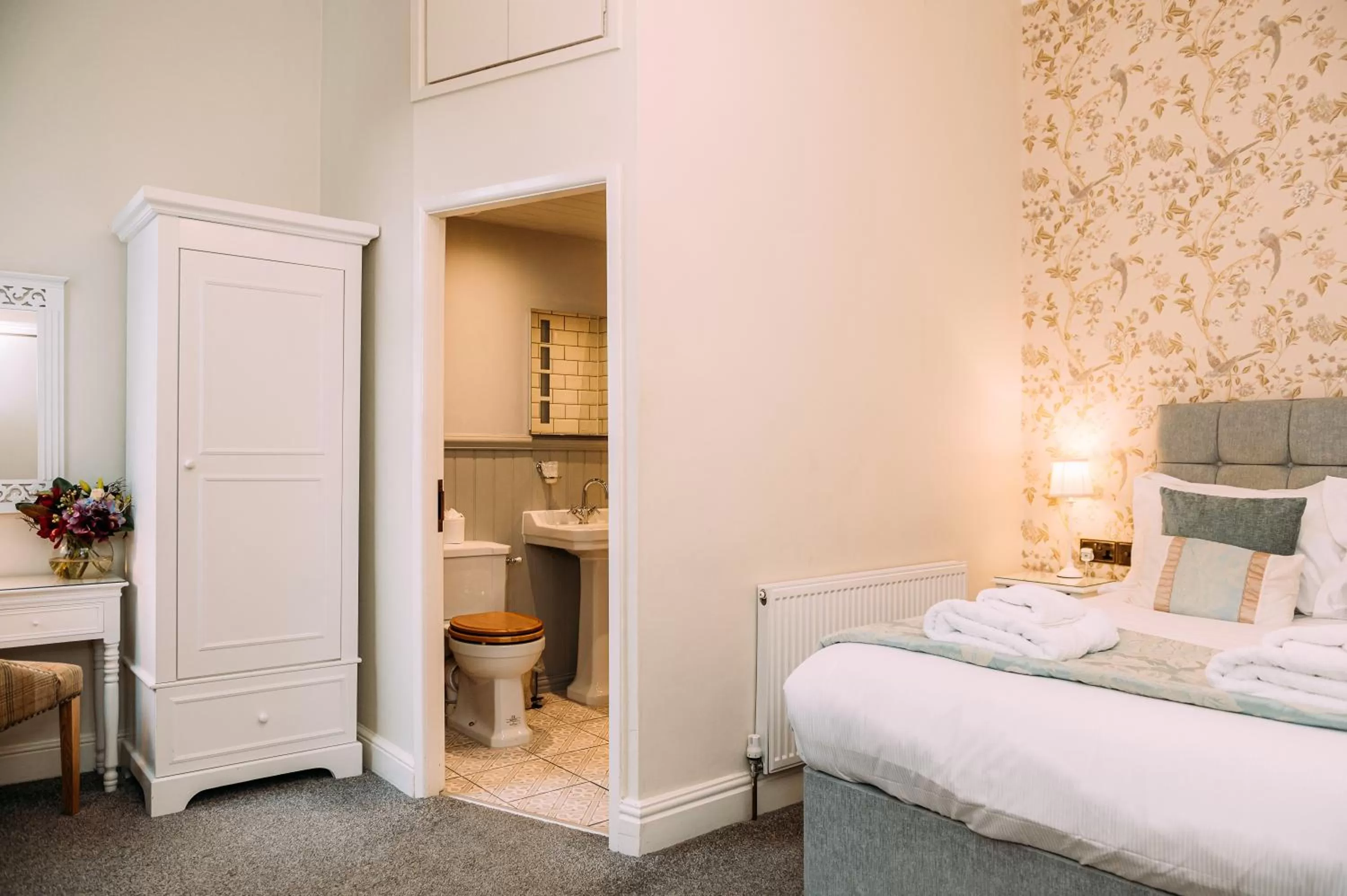 Bed in The Queens Hotel