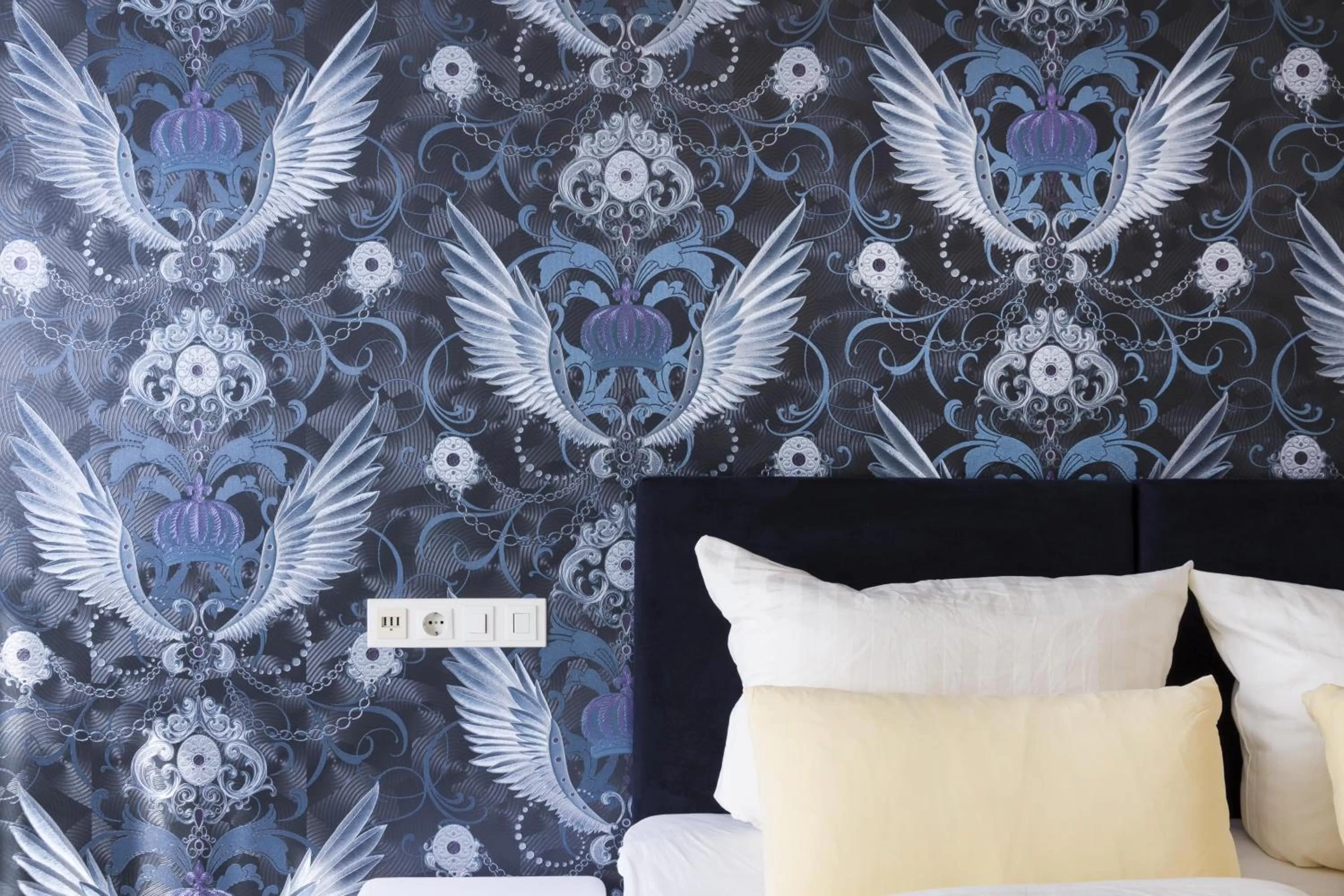 Bedroom, Bed in Hotel Hellers Twenty Four I -24h-Check-In-