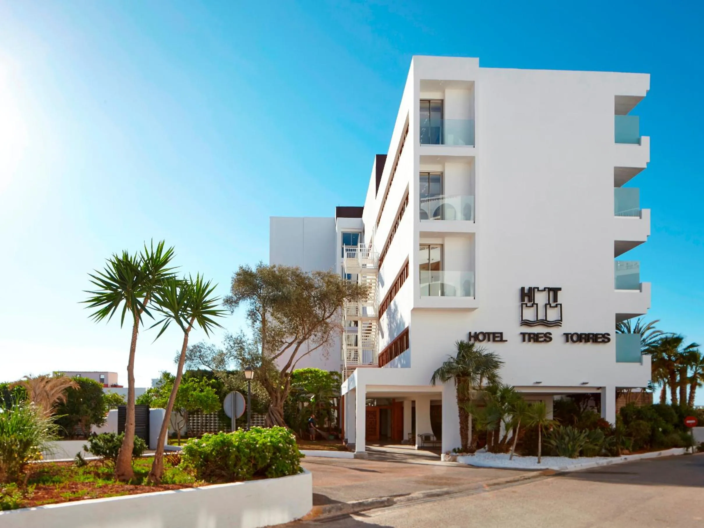 Facade/entrance in Hotel Tres Torres