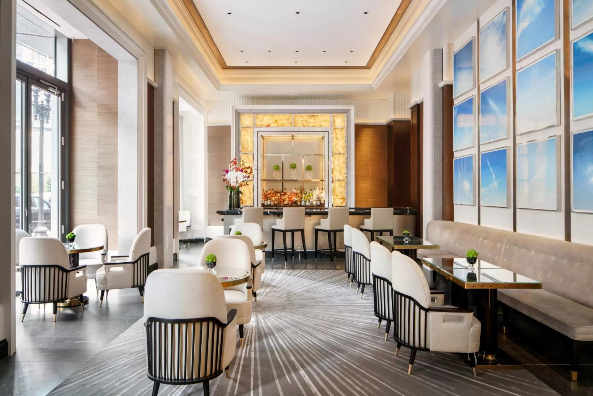 Restaurant/places to eat in Four Seasons Hotel One Dalton Street, Boston