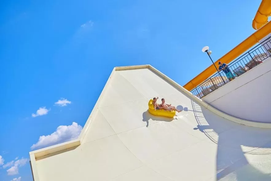 Swimming pool in Resort do Lago by WAM Experience